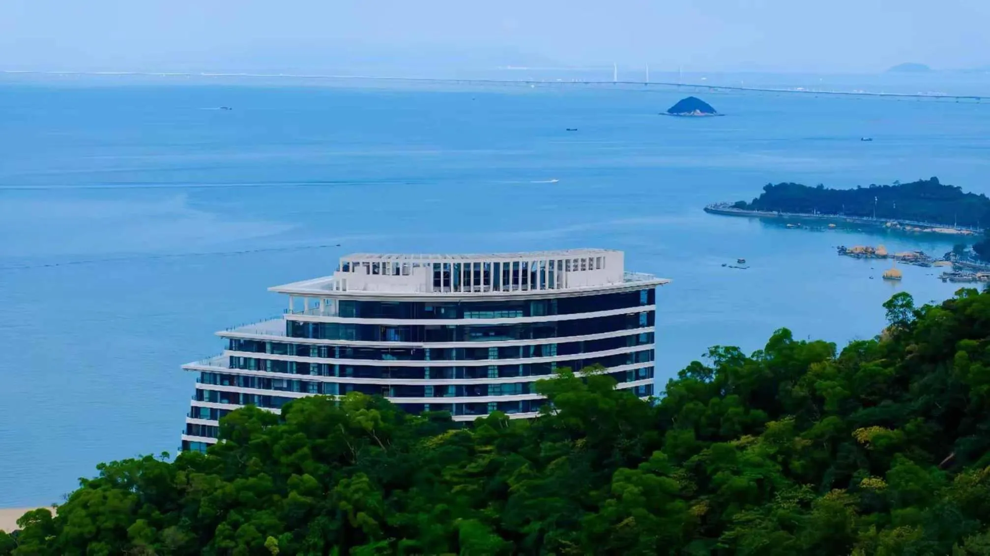 Day in Grand Ocean View Hotel Zhuhai