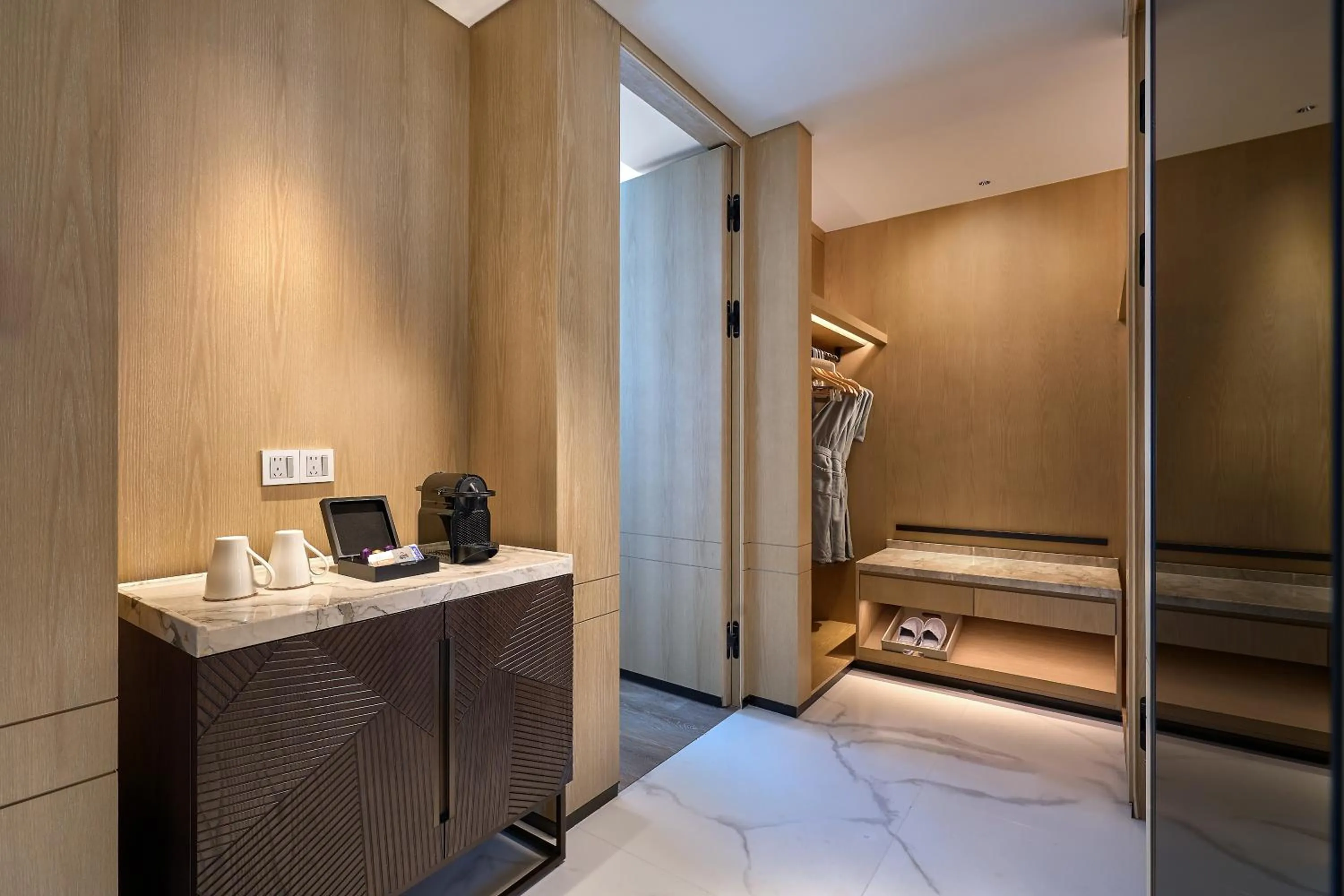 wardrobe, Bed in Grand Ocean View Hotel Zhuhai