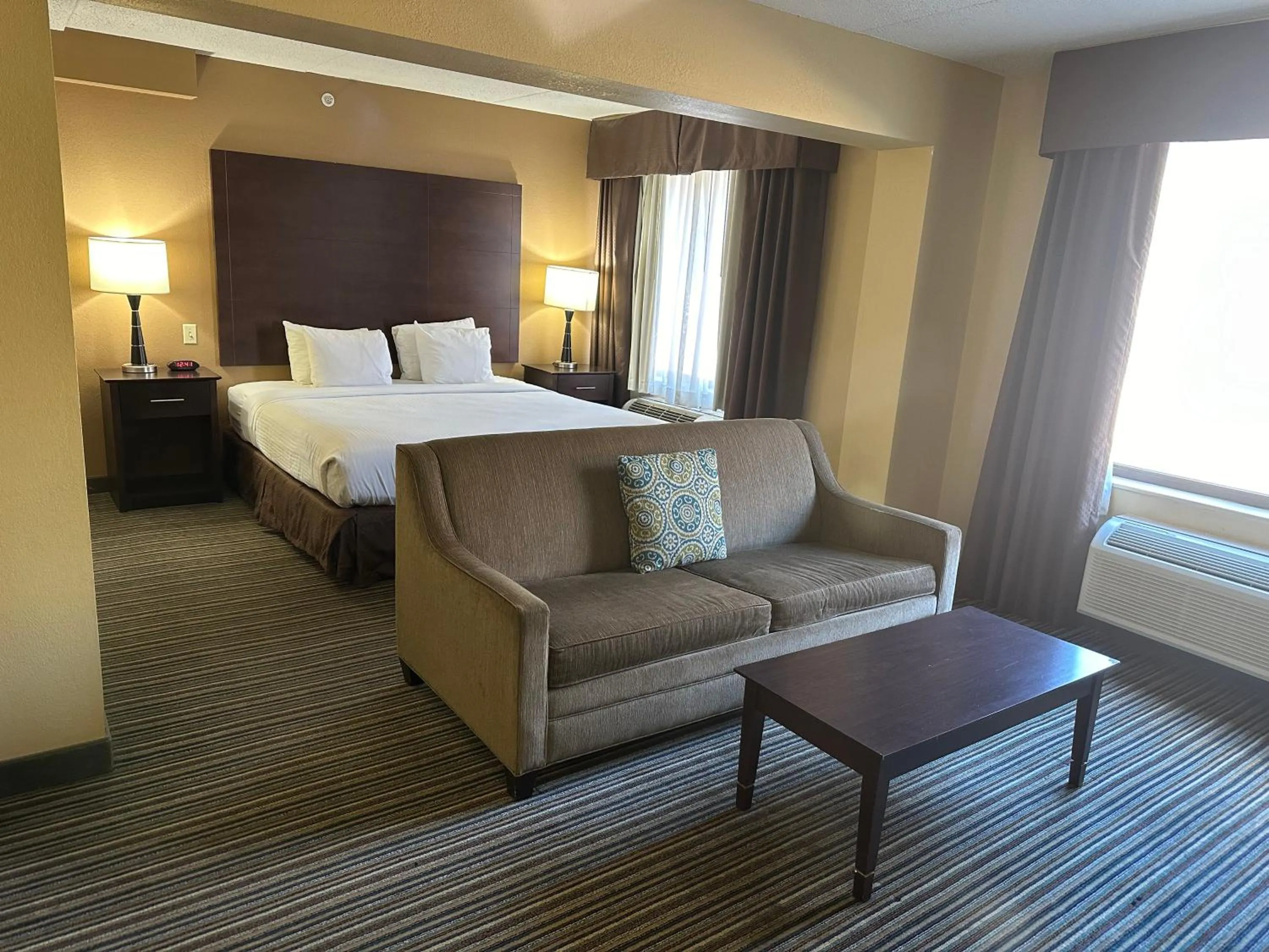 Bed in Wingate by Wyndham Harrisburg Near Hershey