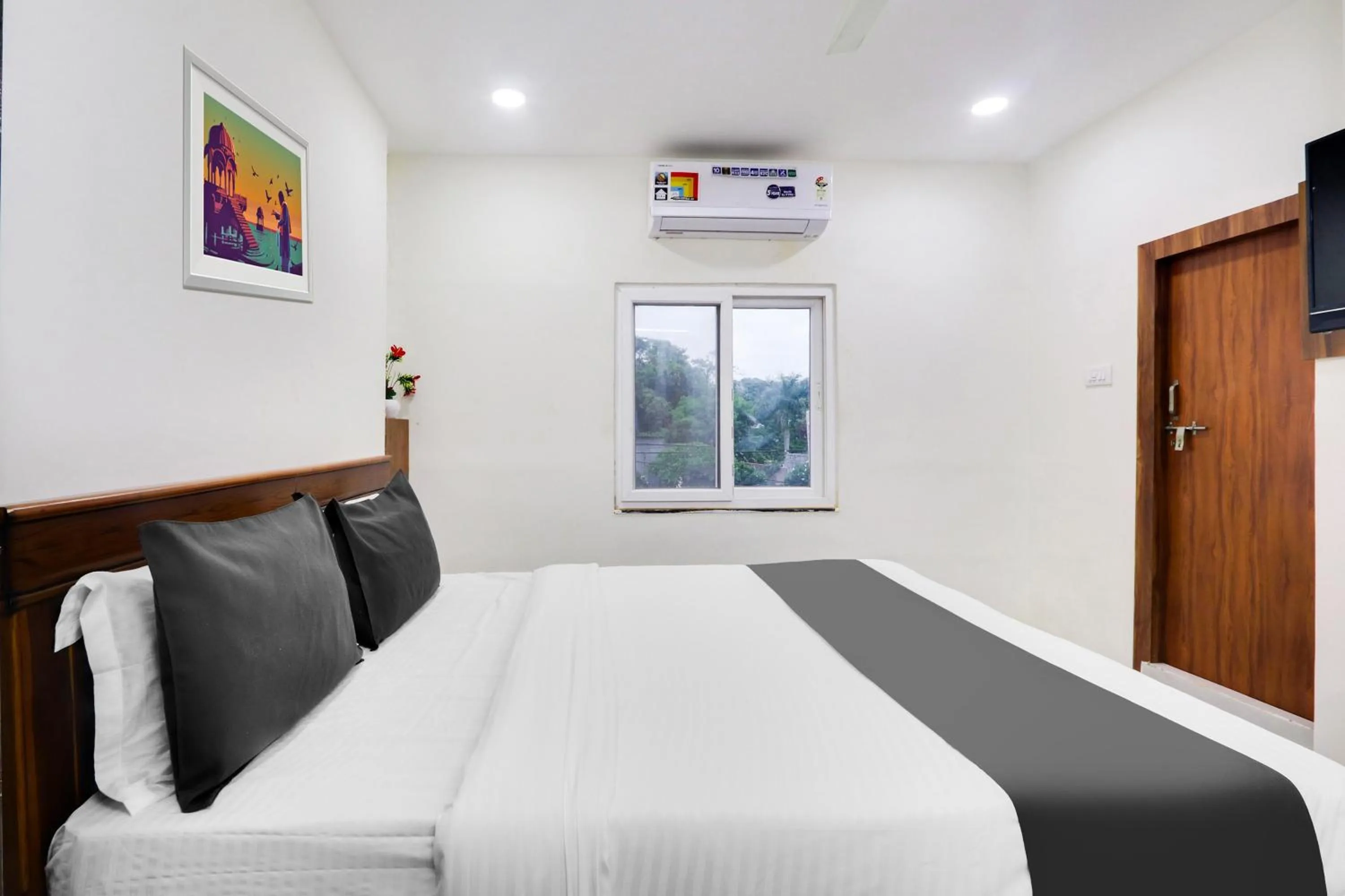 Bedroom in Hotel O Honey Rooms