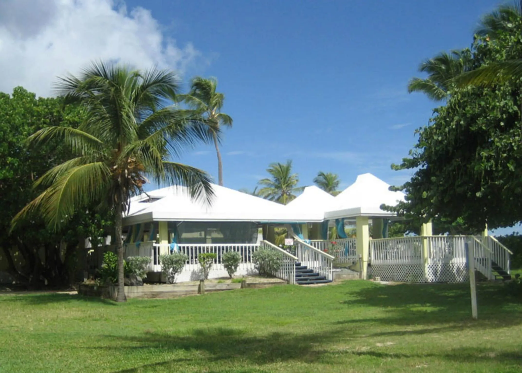 Restaurant/places to eat in Tamarind Reef Resort Spa & Marina