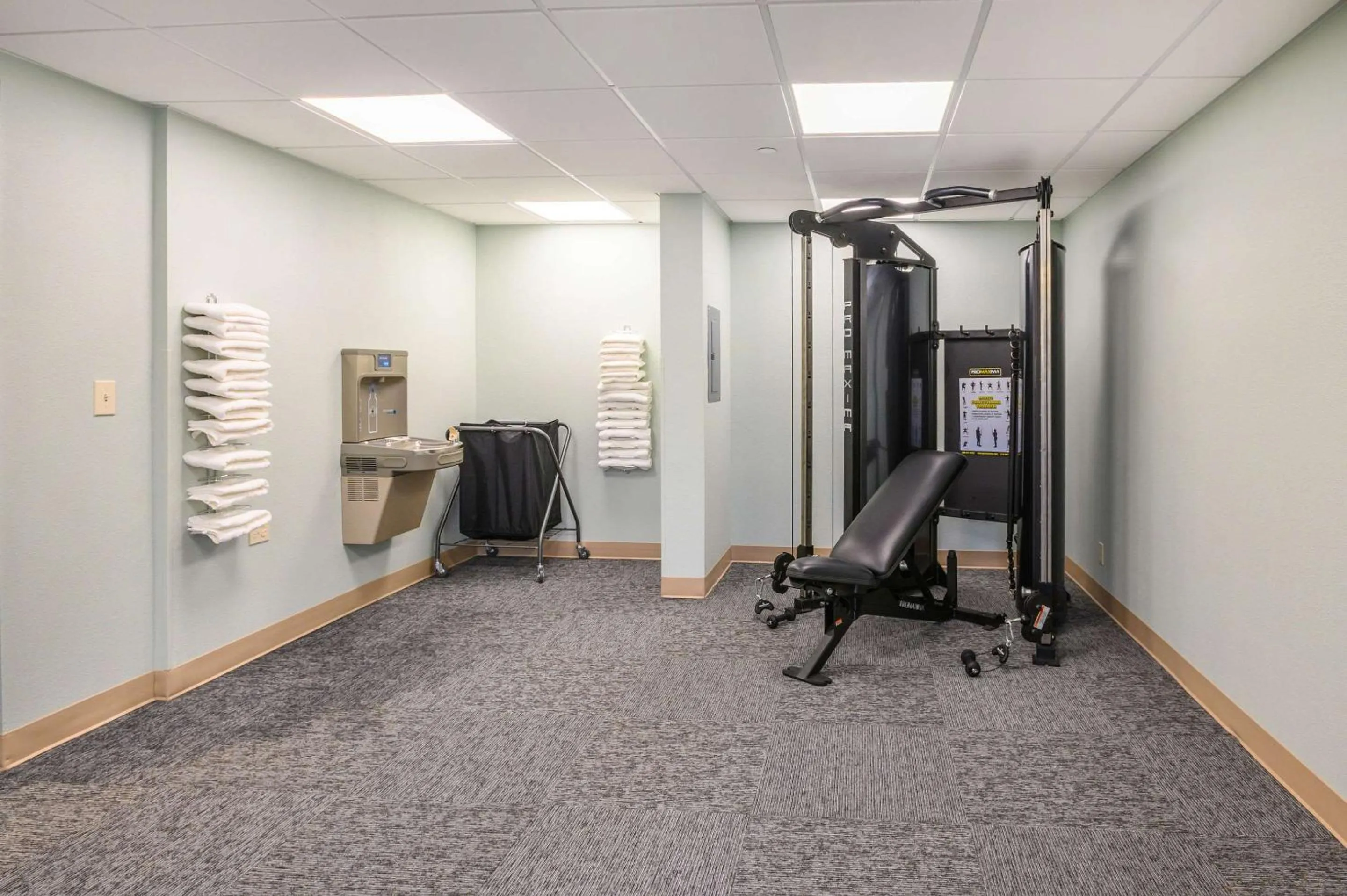 Fitness centre/facilities in Suburban Studios Hammond