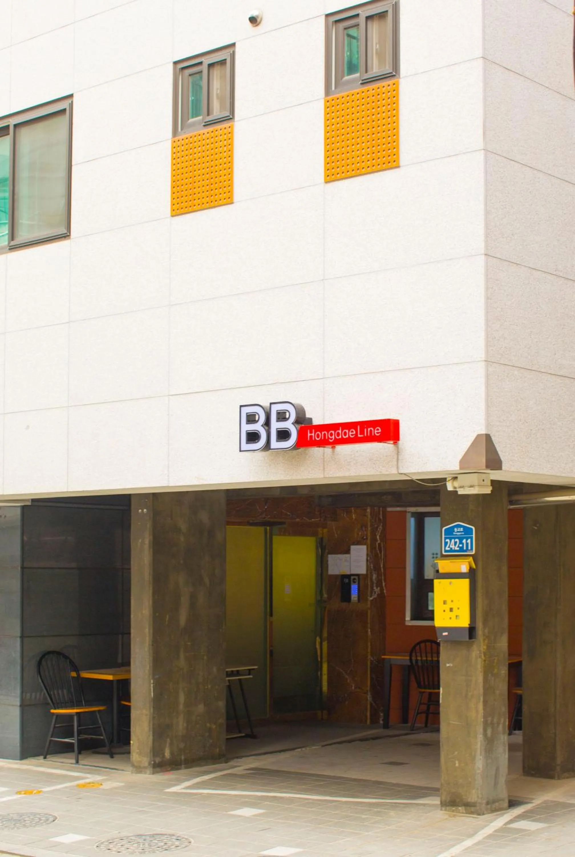 Facade/entrance in BB Hongdae Line