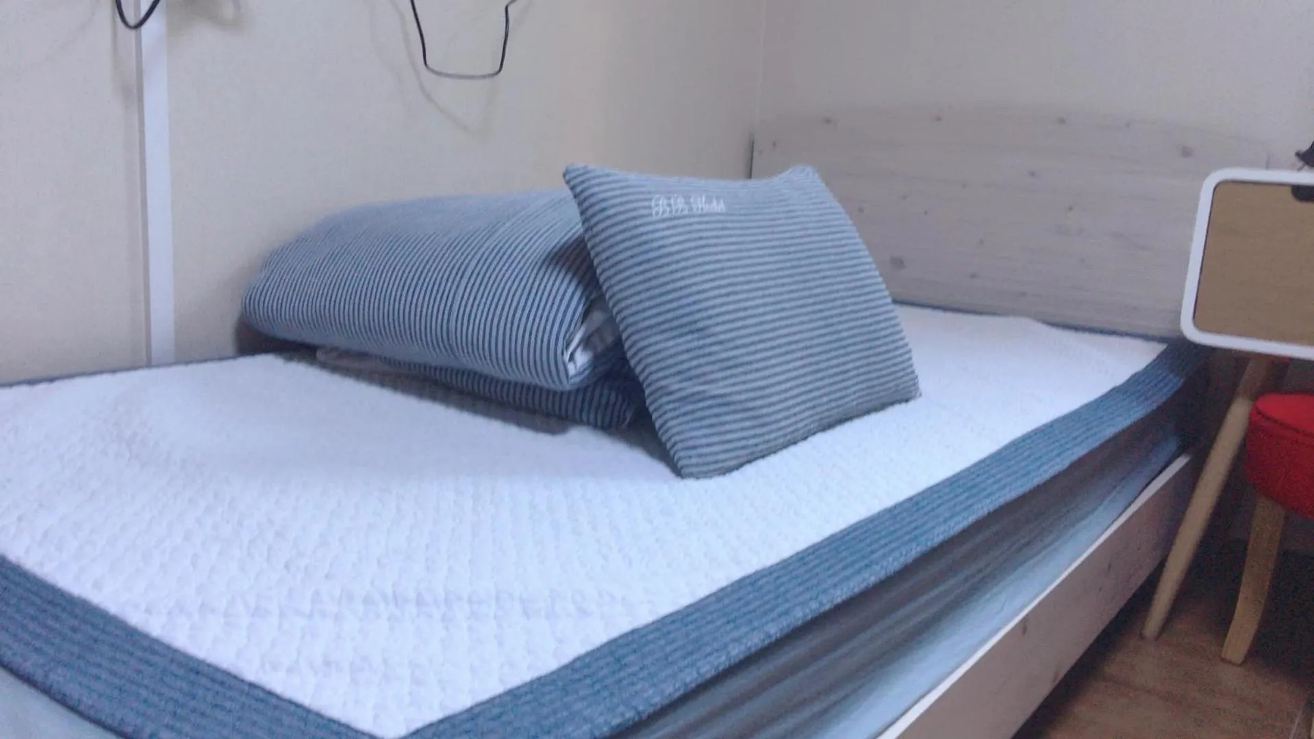 Bed in BB Hongdae Line