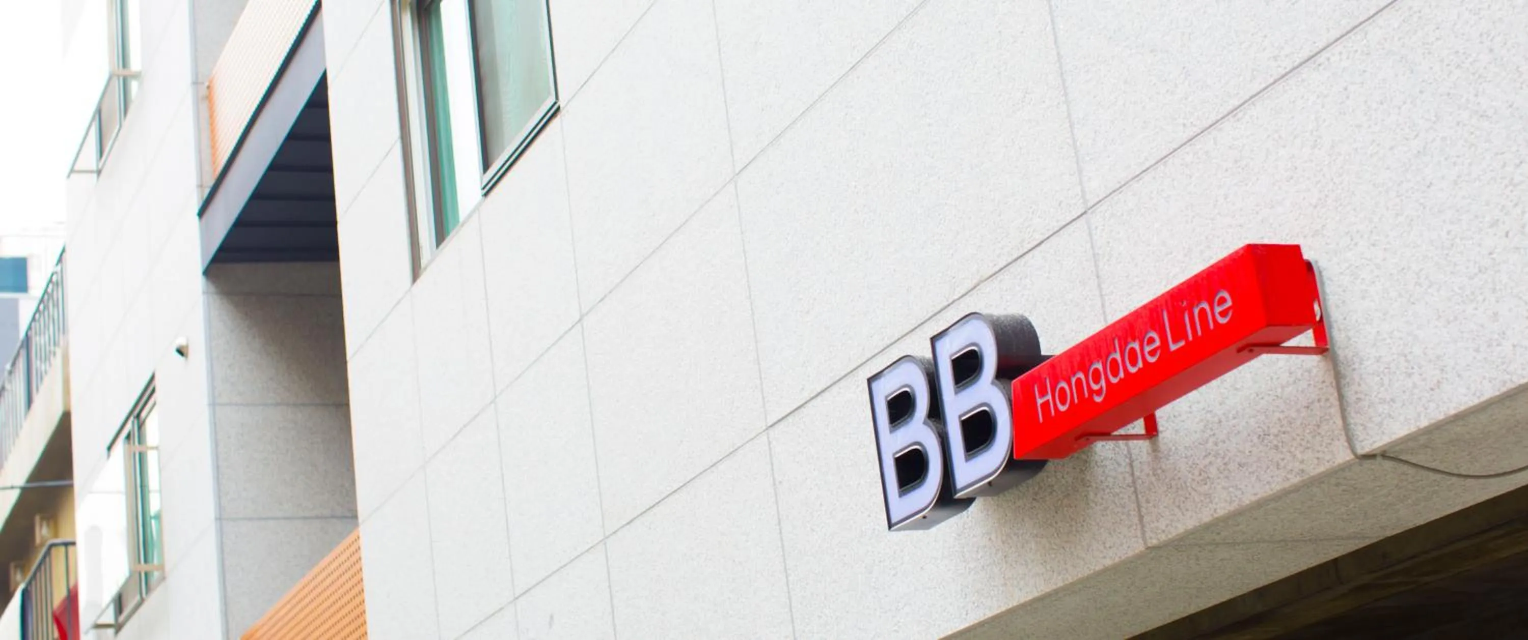 Facade/entrance in BB Hongdae Line