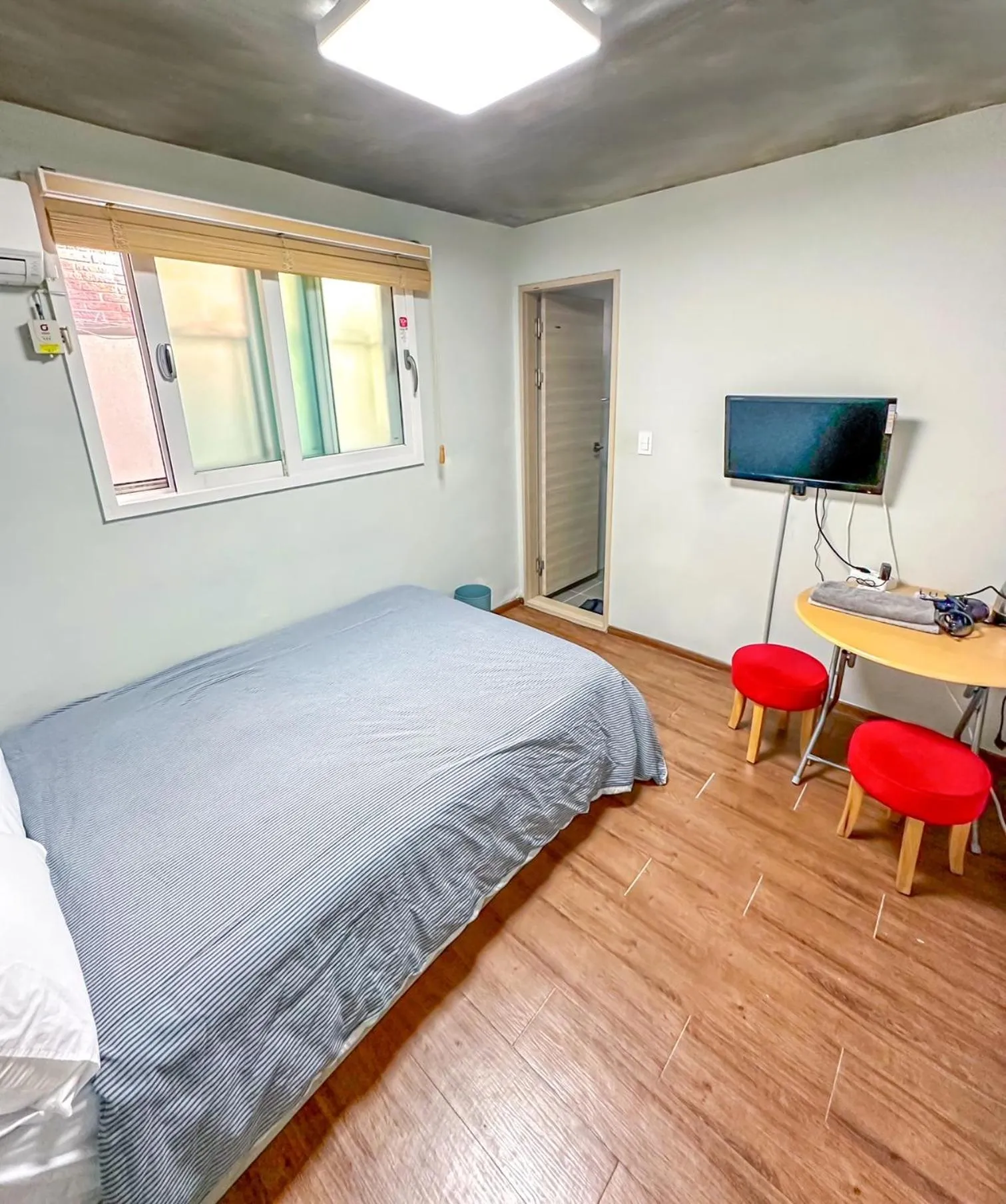 Bed in BB Hongdae Line