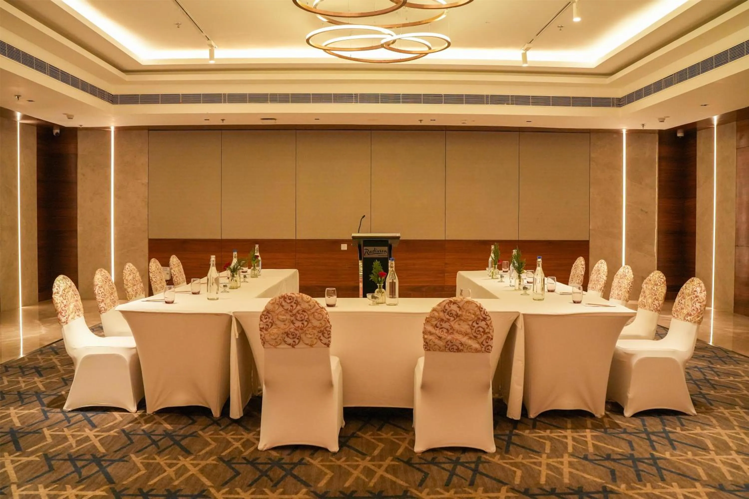 Banquet/Function facilities in Radisson Hotel Vrindavan