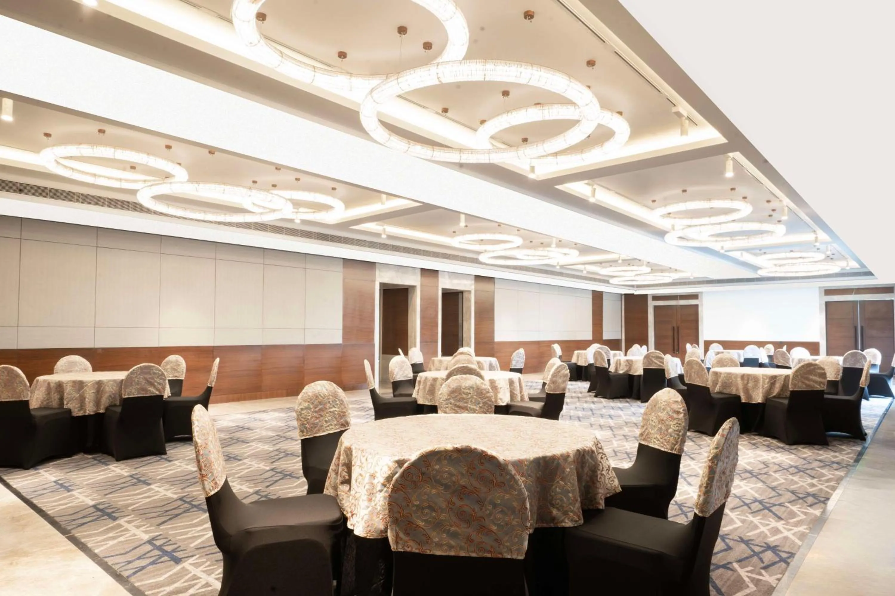 Meeting/conference room in Radisson Hotel Vrindavan