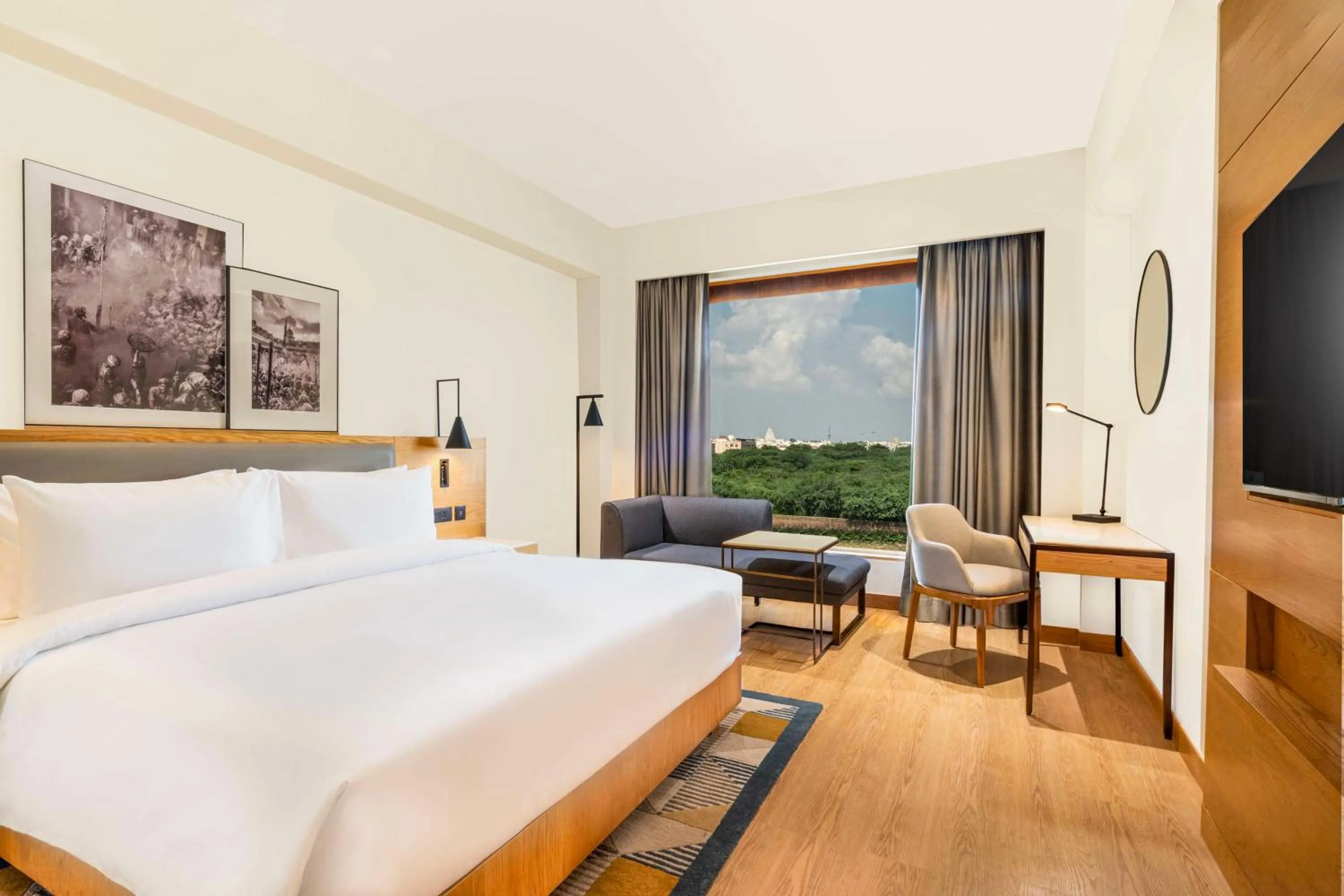 Bedroom, Bed in Radisson Hotel Vrindavan