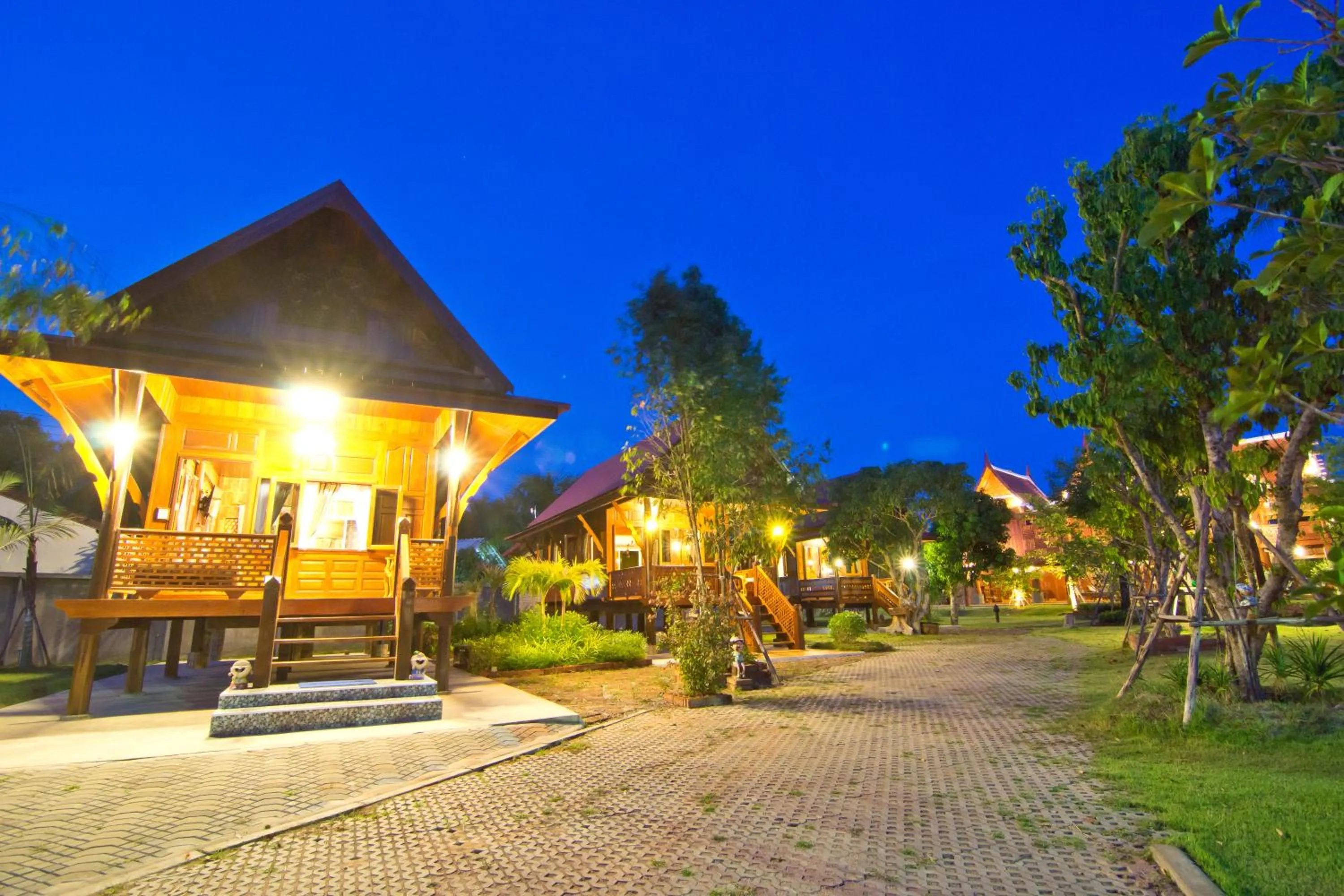 Property building in Bueng Bua Thong Resort