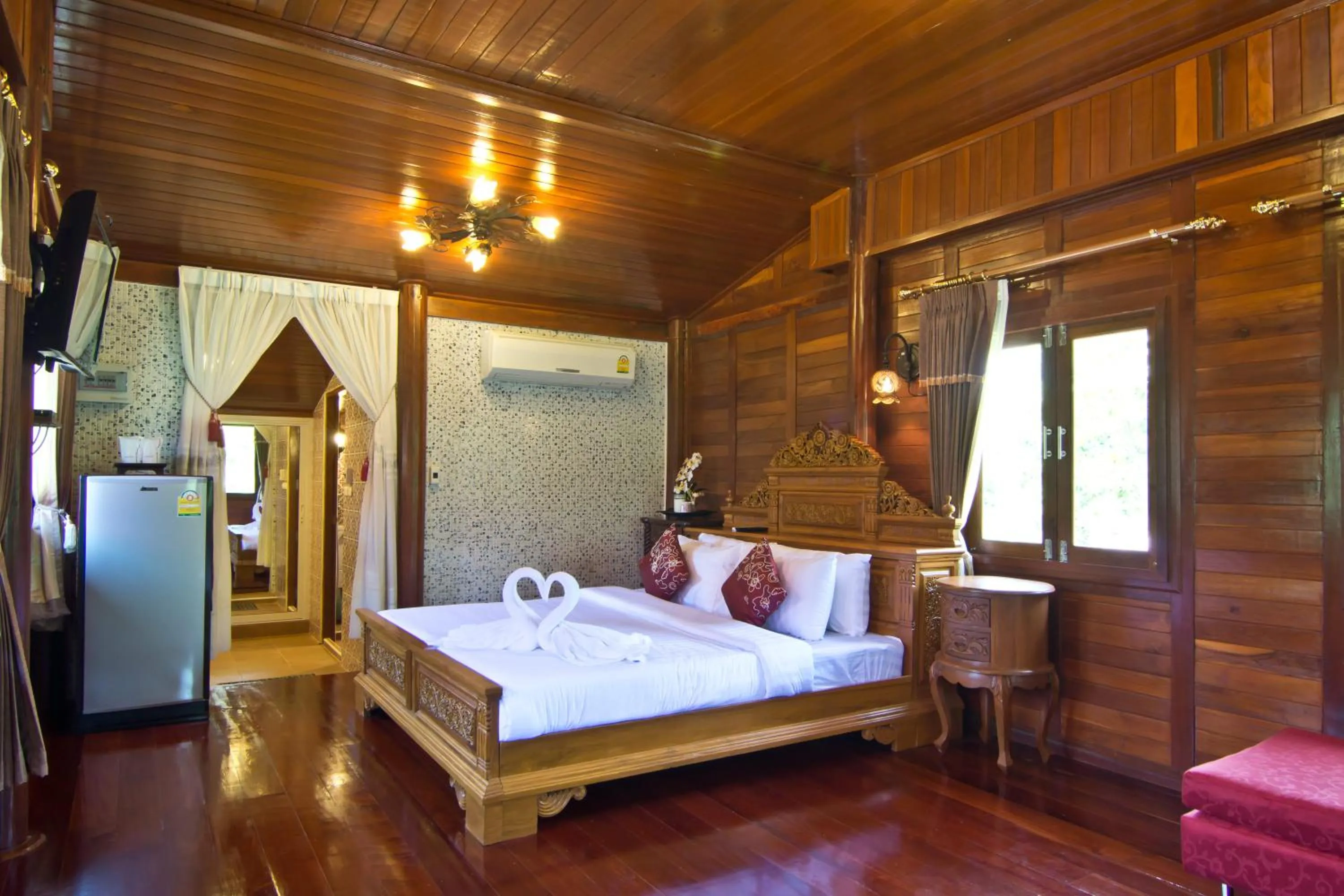 Bedroom, Bed in Bueng Bua Thong Resort