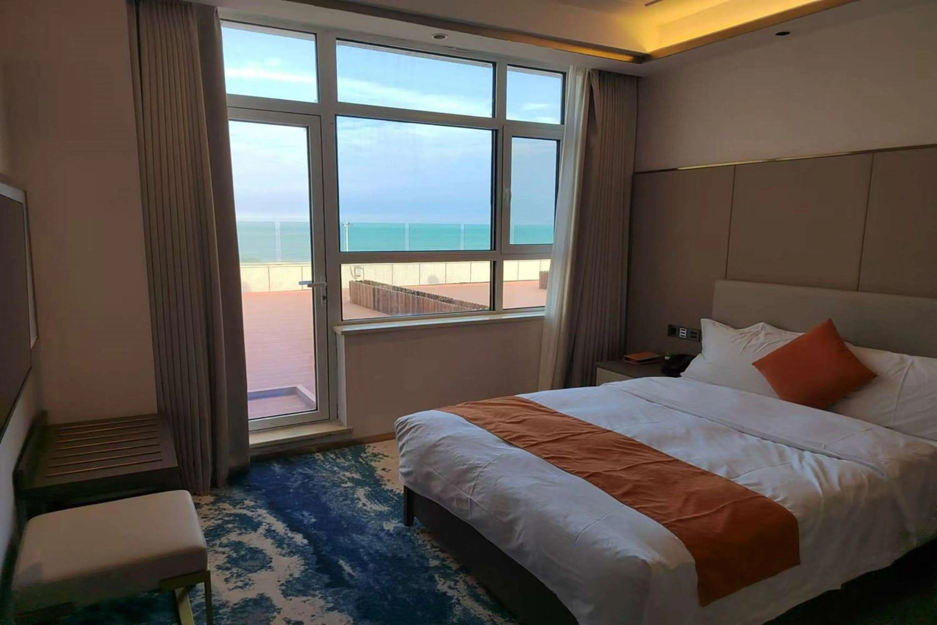Photo of the whole room in Wyndham Garden Rizhao Donggang Resort