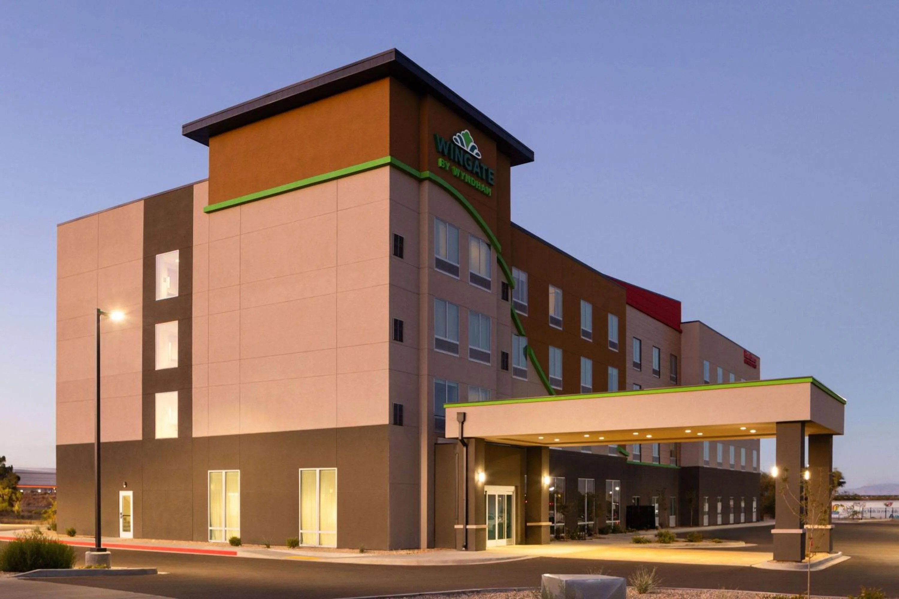 Property building in Wingate by Wyndham Kingman