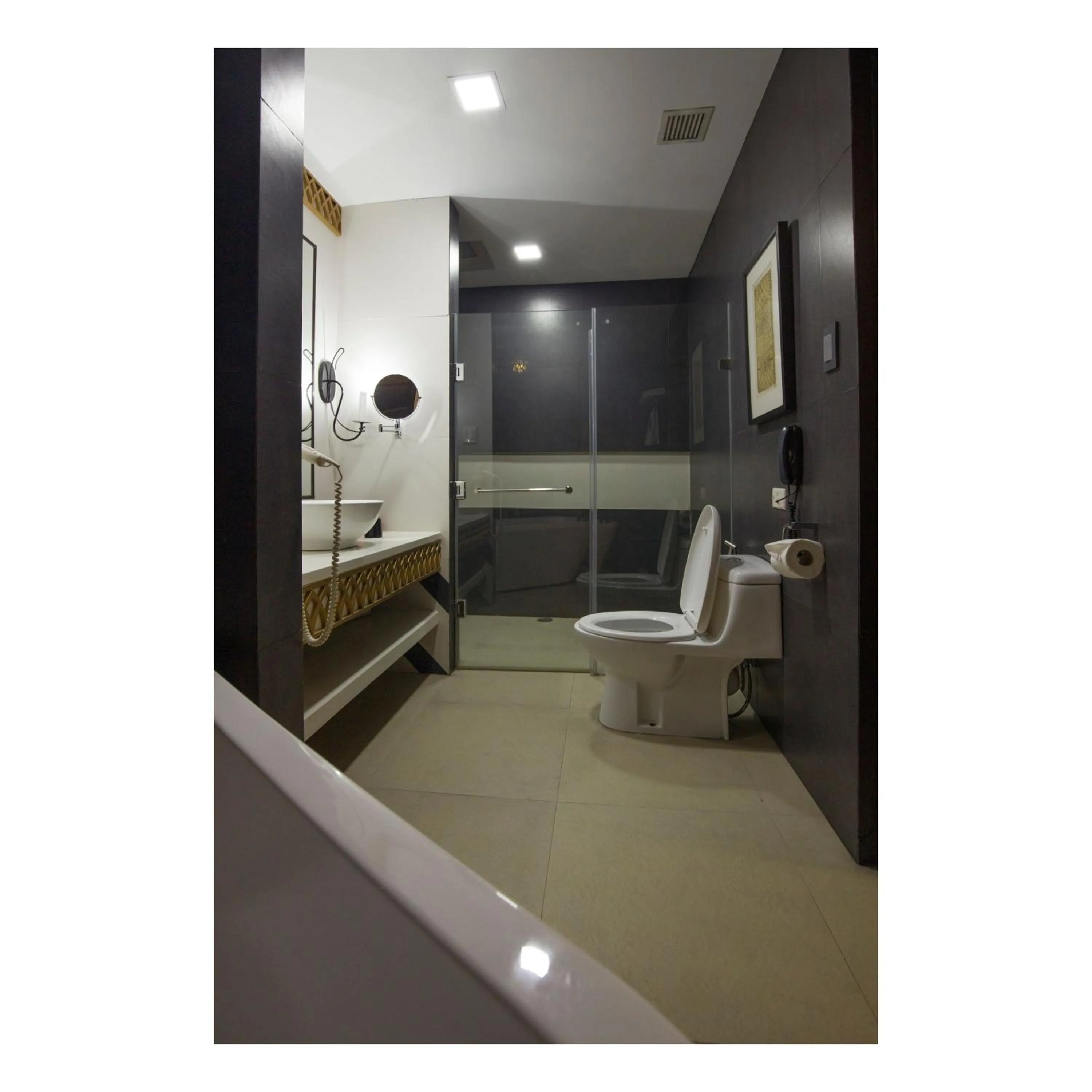 Toilet in Summit Hotel Magnolia