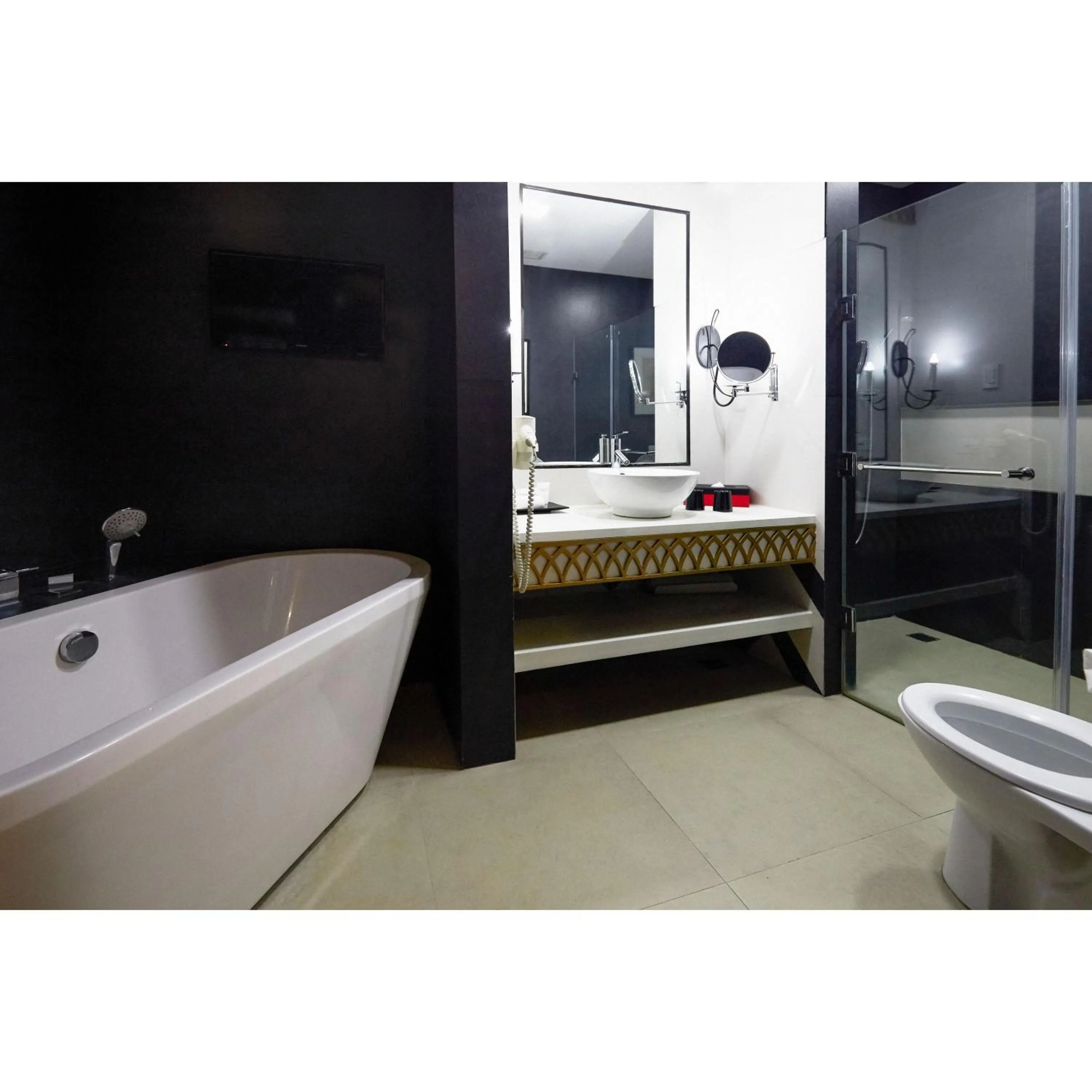 Bathroom in Summit Hotel Magnolia