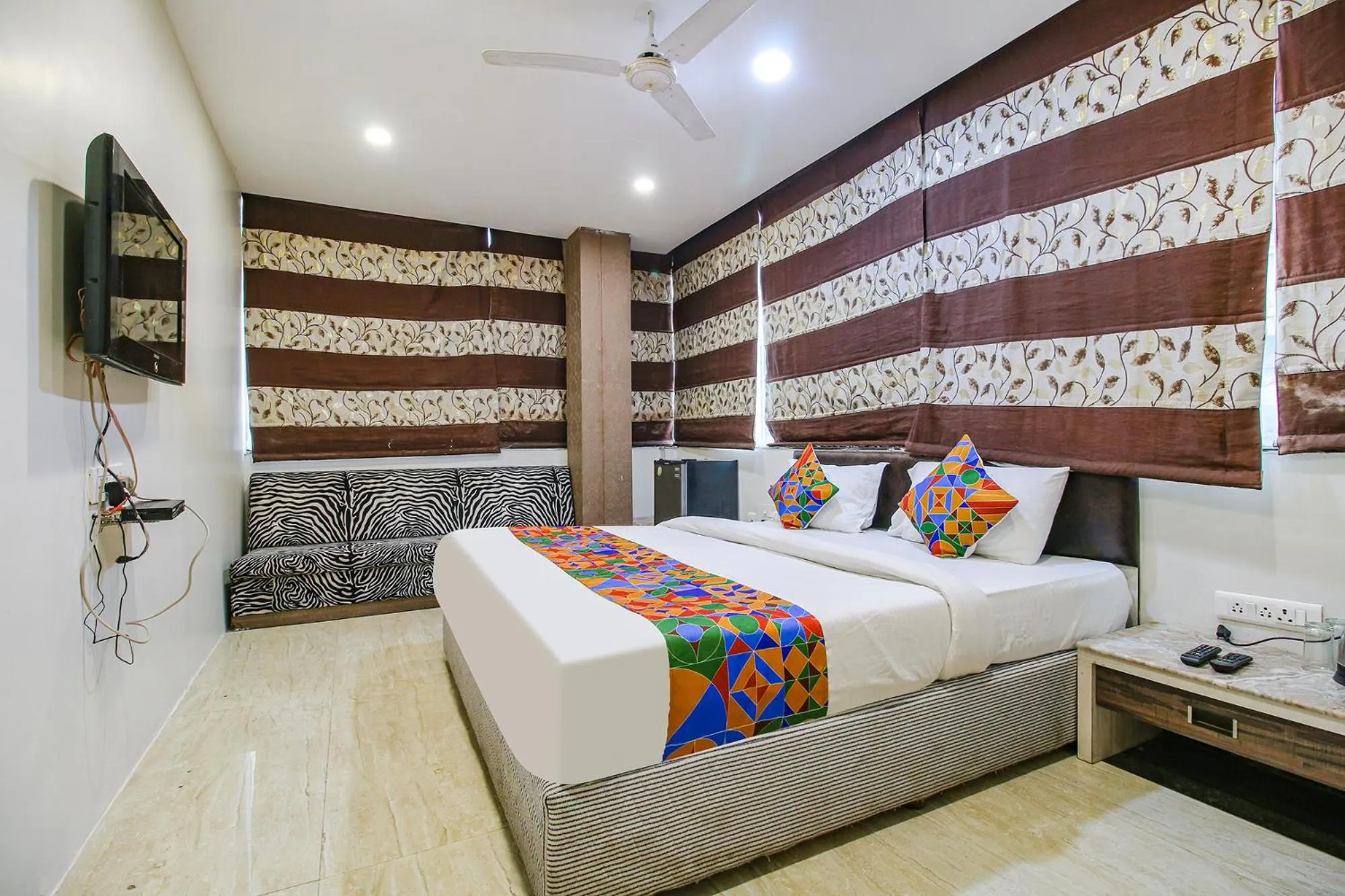 Bed in FabHotel Smriti Star