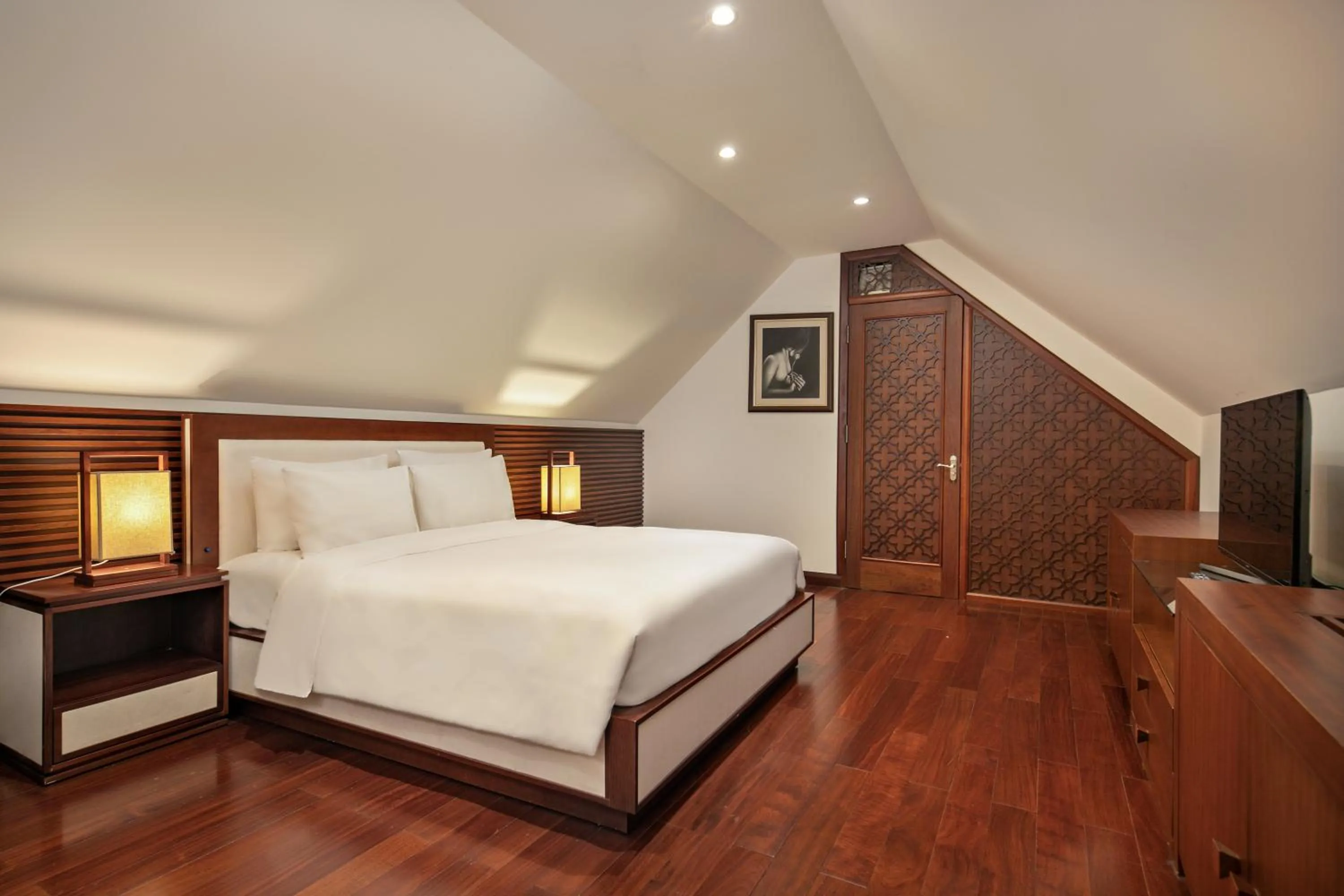 Bed in Resort Villas Da Nang By Abogo