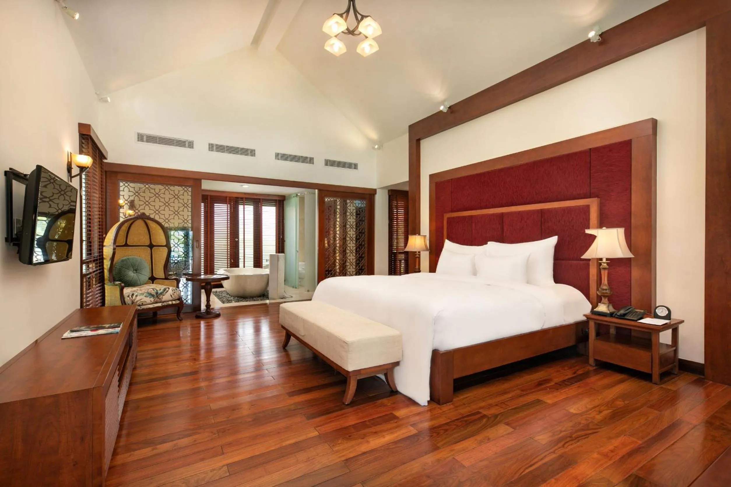 Bed in Resort Villas Da Nang By Abogo