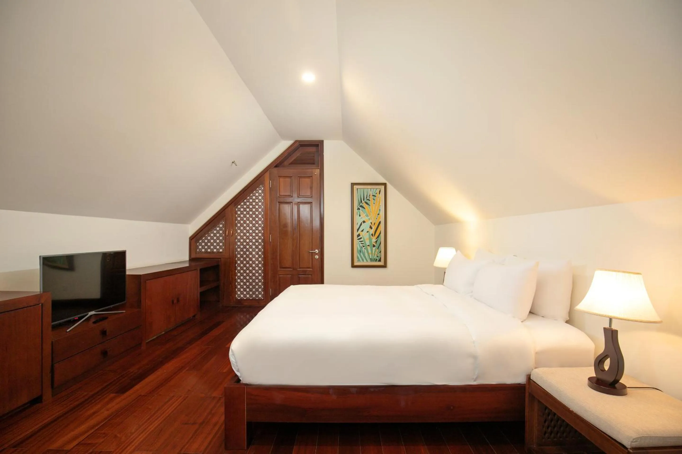 Bed in Resort Villas Da Nang By Abogo