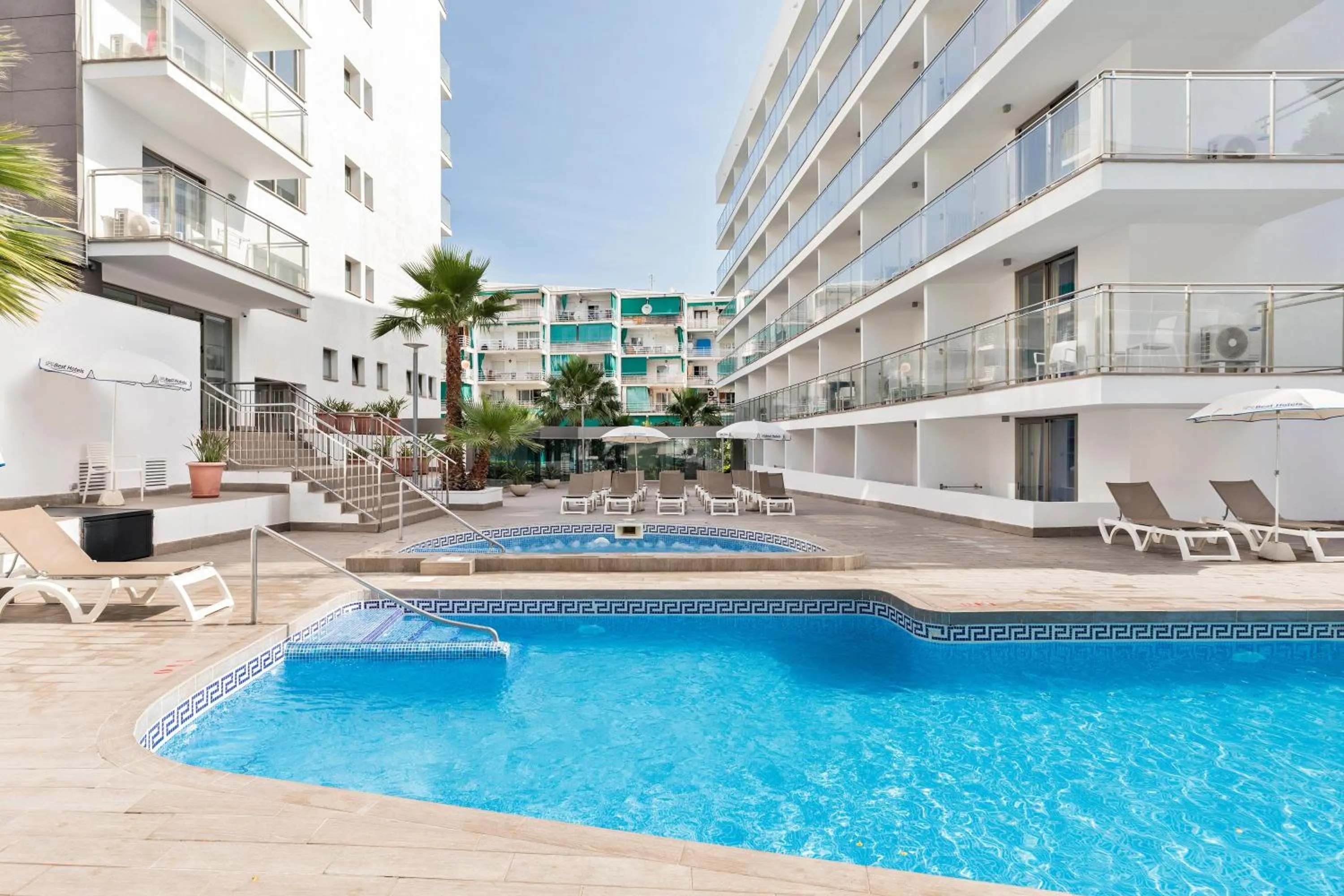 Swimming pool in Hotel Best Los Angeles