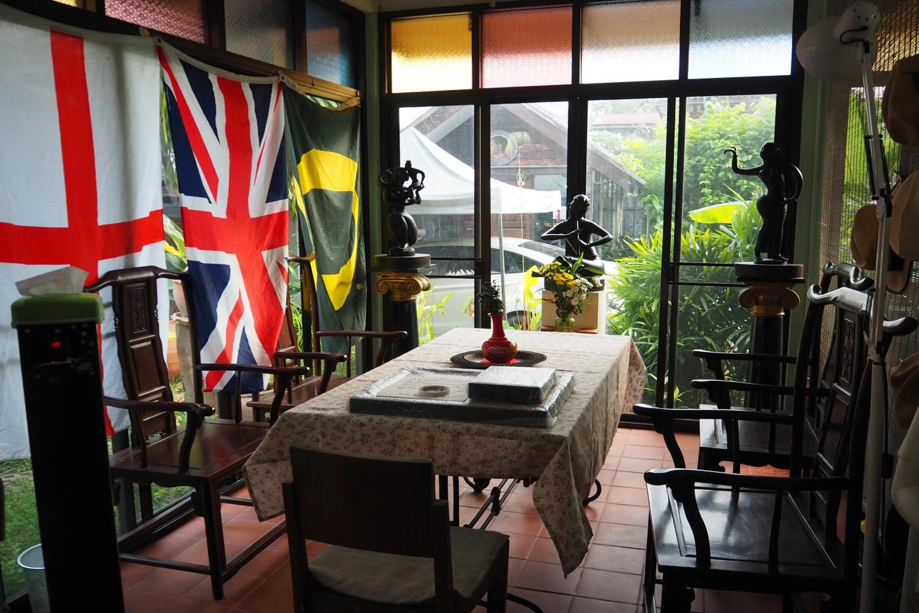 Restaurant/places to eat in 64 Sweet Home Dusit BKK