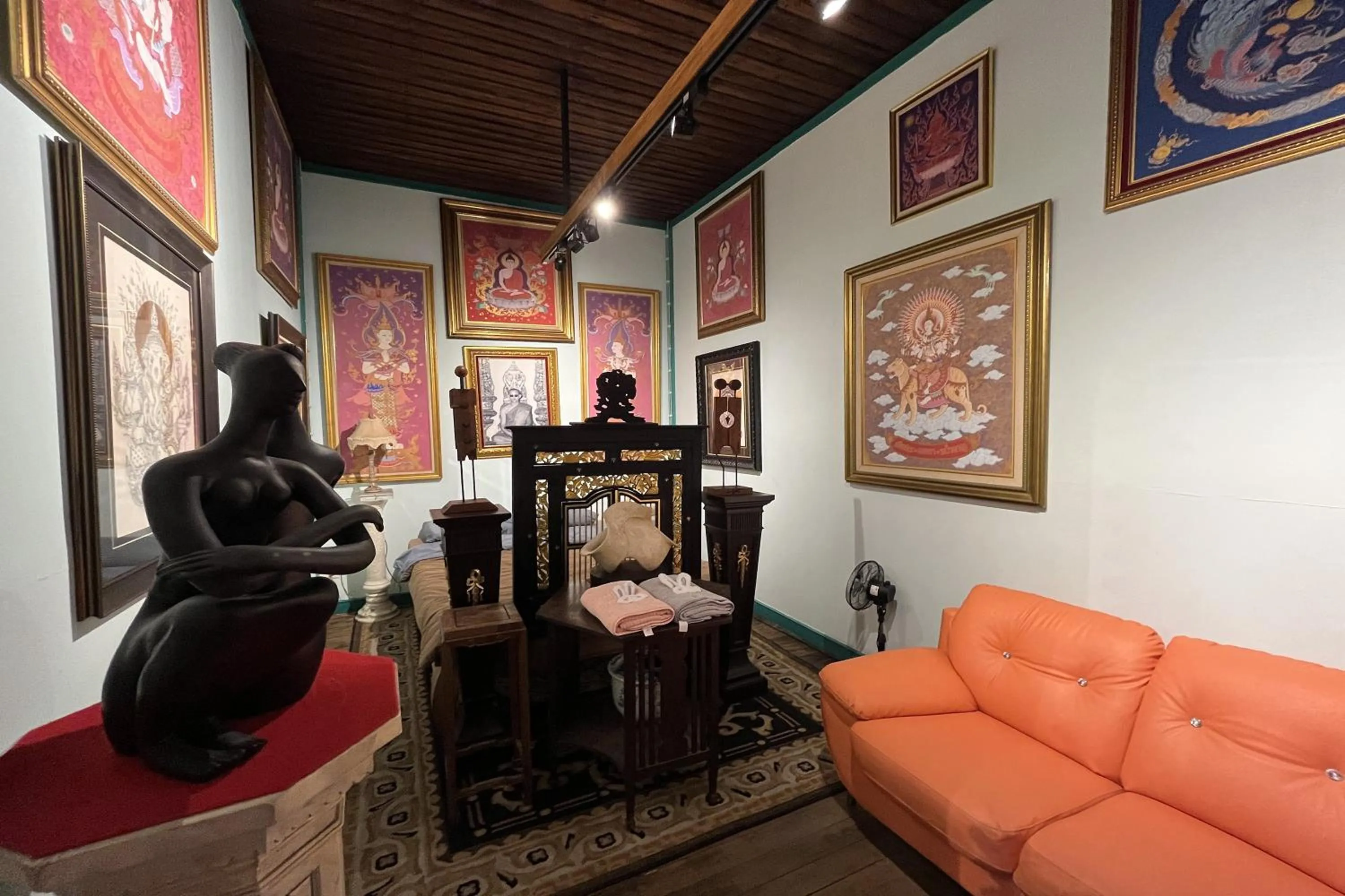 Seating area in 64 Sweet Home Dusit BKK