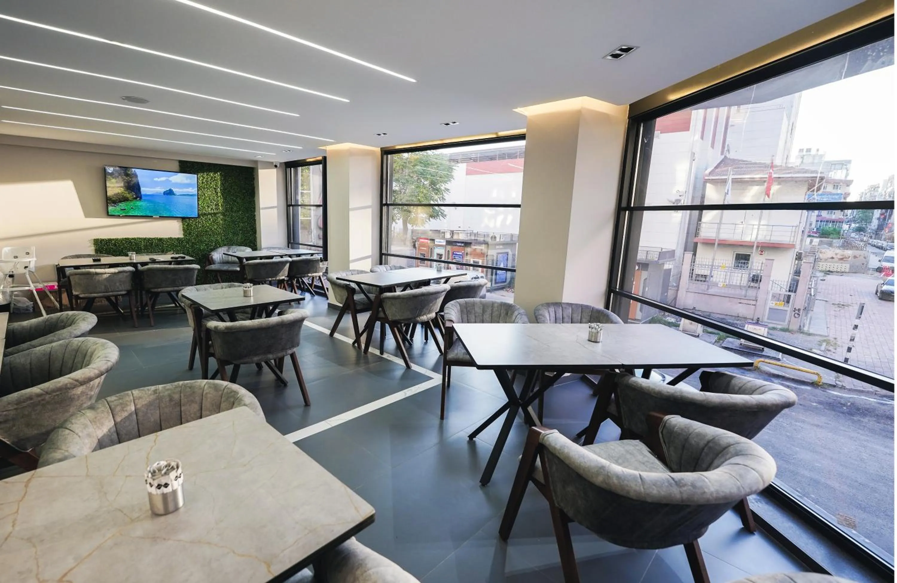 Restaurant/places to eat in Grand Özer Hotel