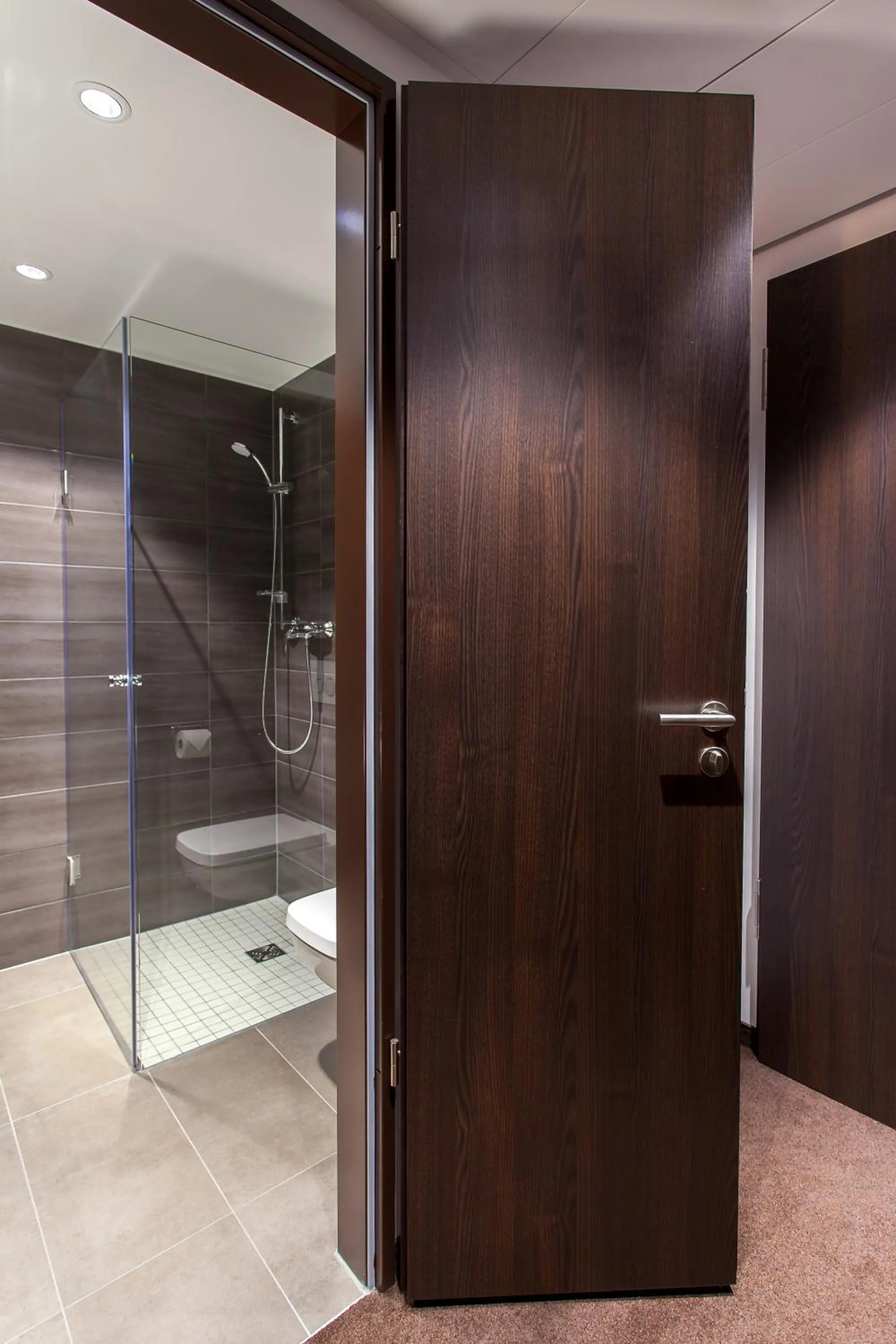 Bathroom in Tobbaccon Hotel