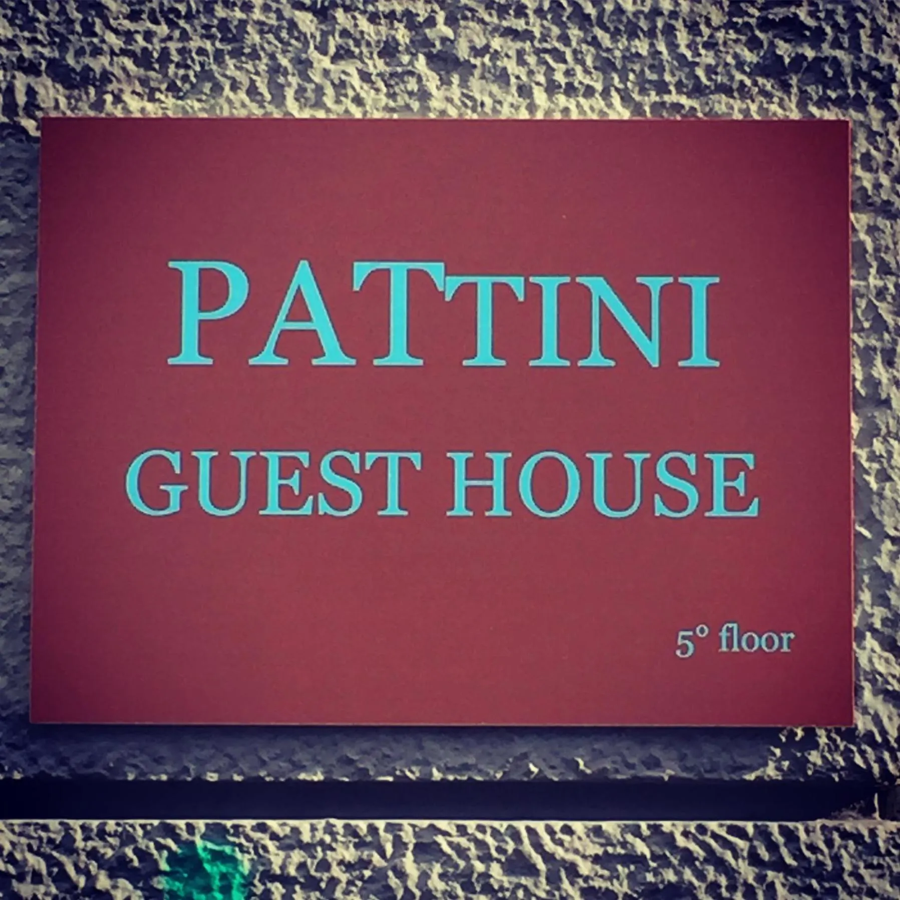 Facade/entrance in Pattini Guest House
