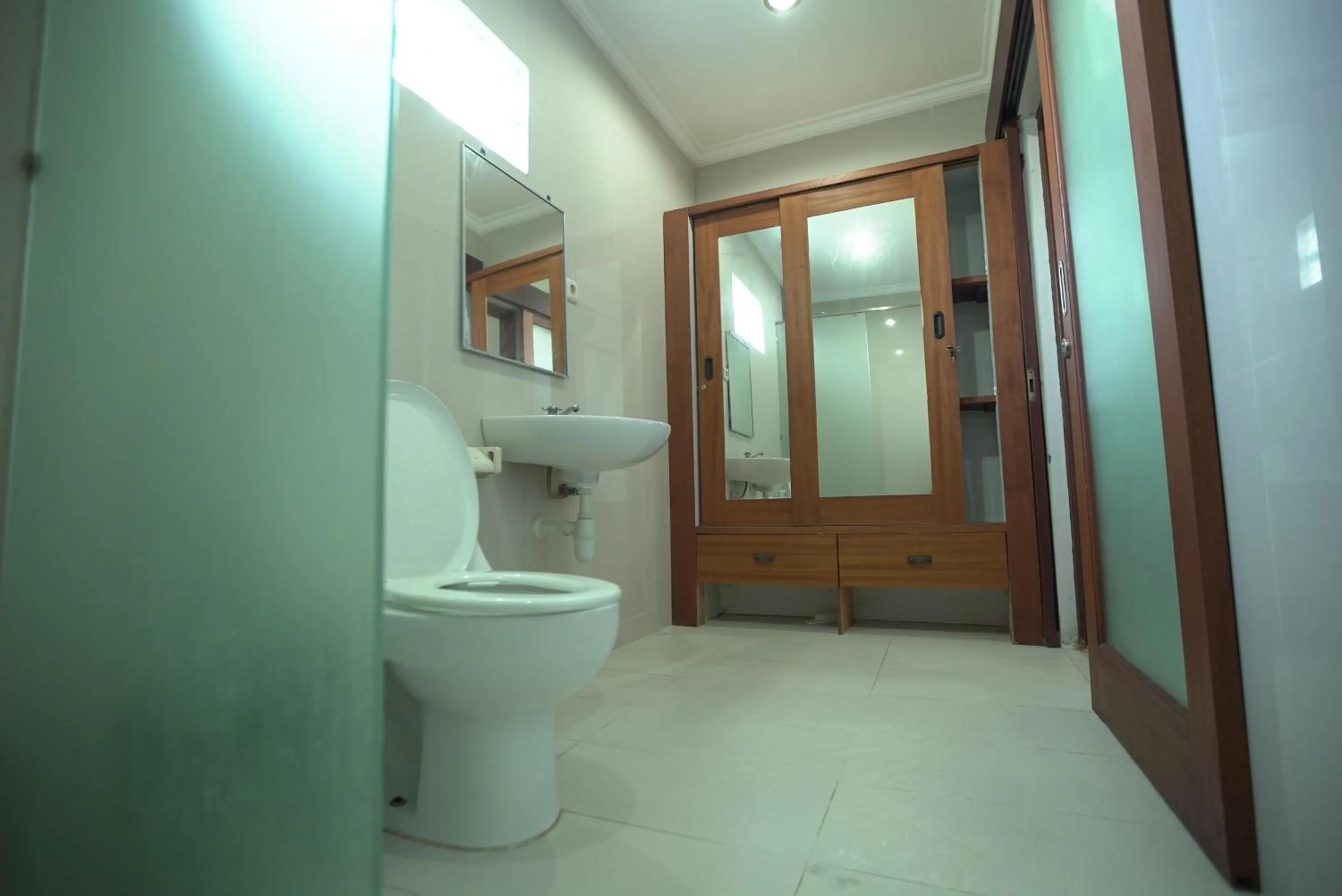 Bathroom in Rena Segara House Kuta