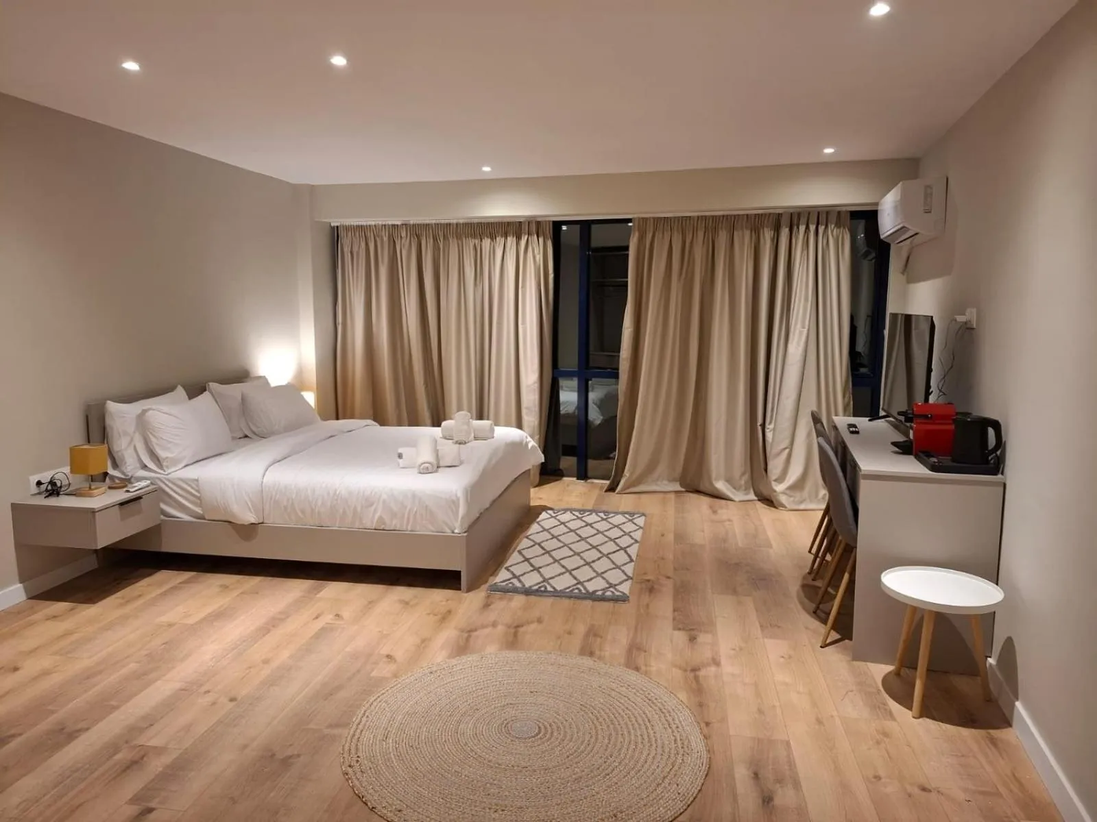 Bed in Figleaf Kypseli