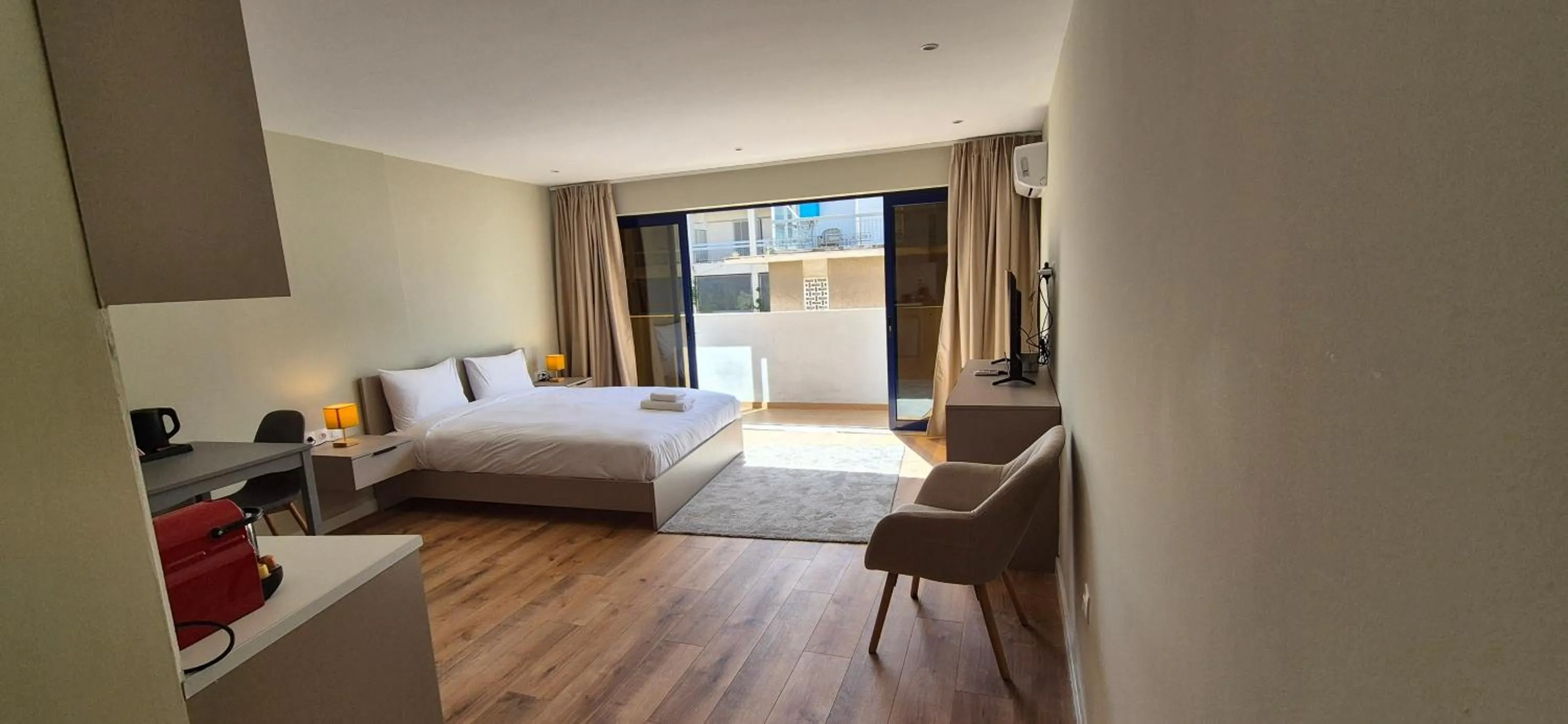 Bed in Figleaf Kypseli