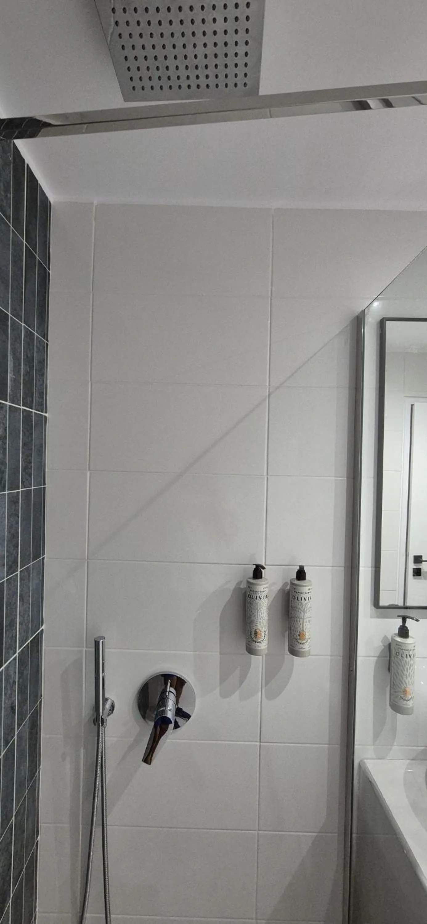 Bathroom in Figleaf Kypseli