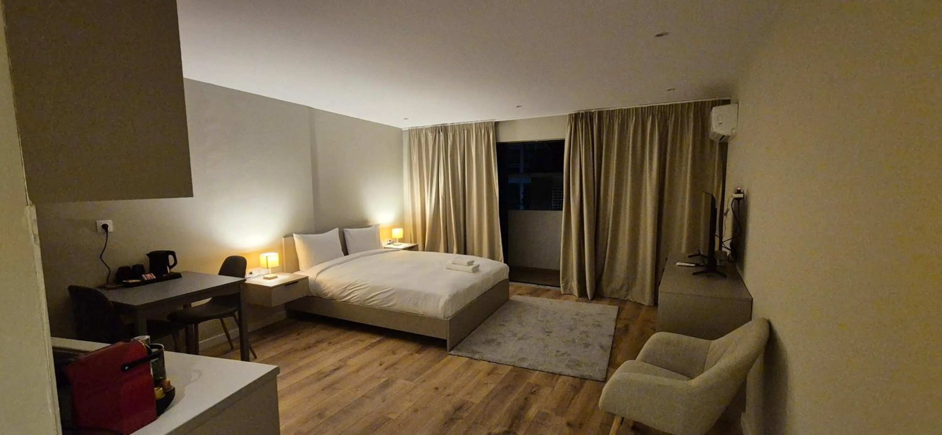 Bed in Figleaf Kypseli