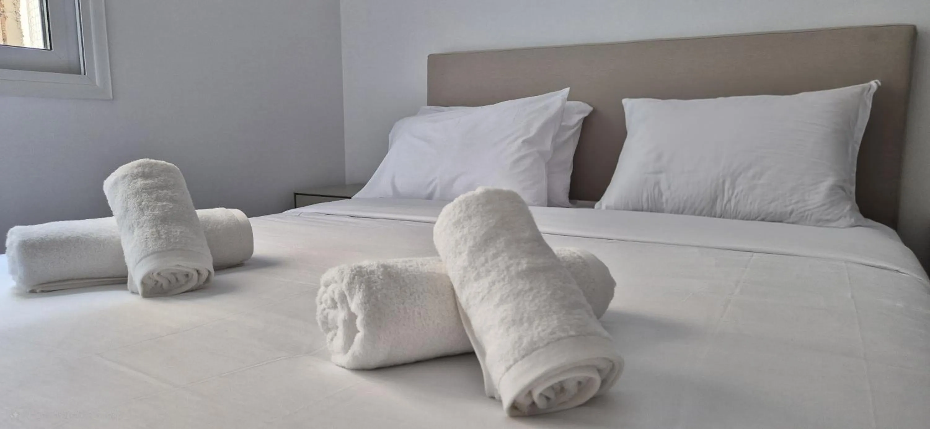 Bed in Figleaf Kypseli