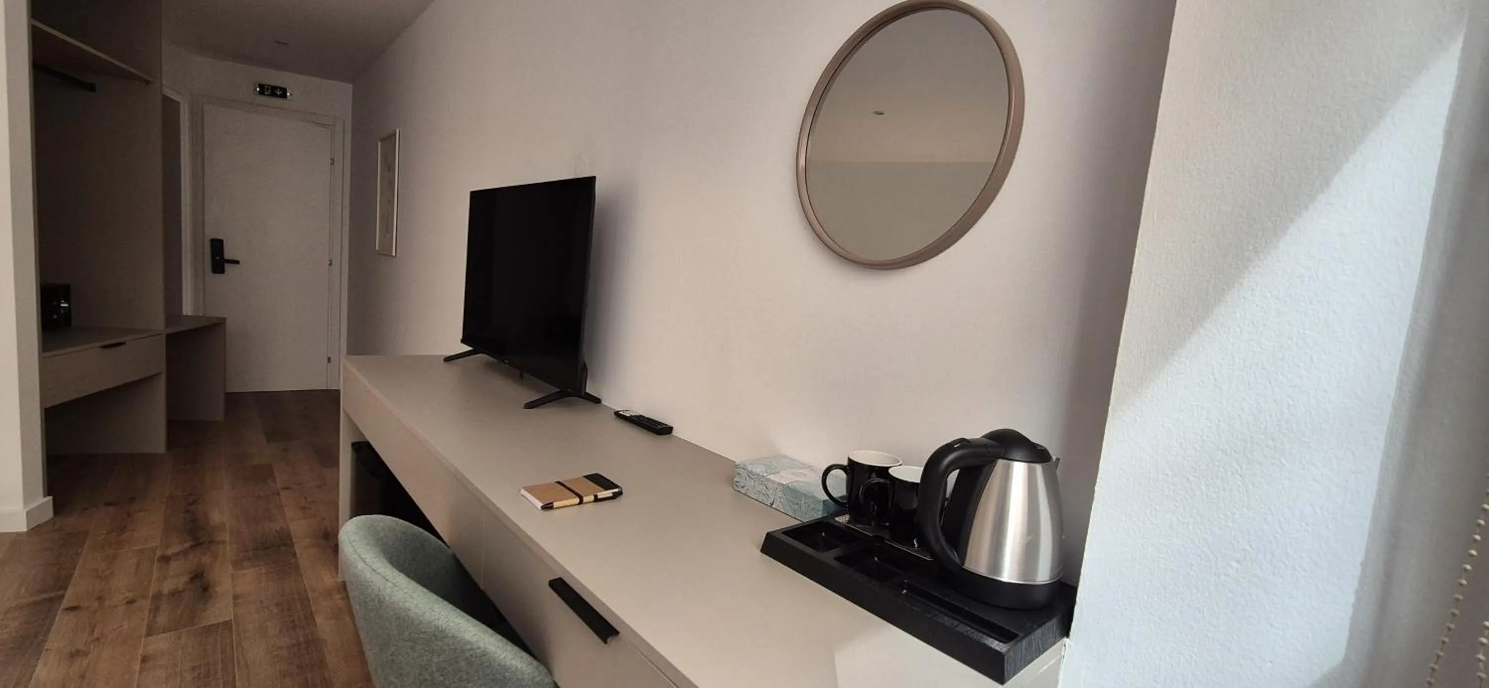 Coffee/tea facilities in Figleaf Kypseli