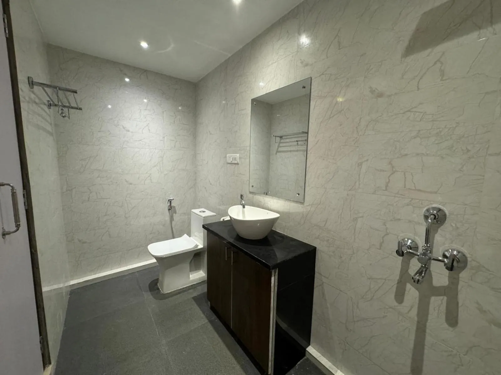 Bathroom in Peace Garden Beach Resort