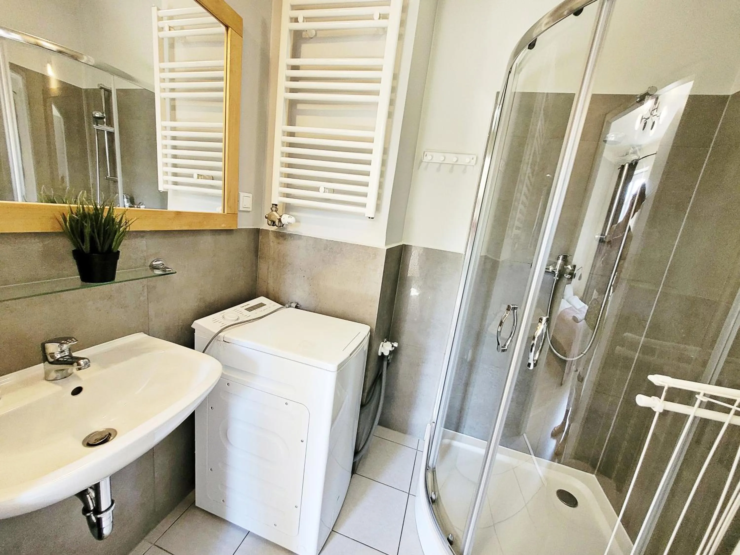 Shower in DReAM Main Station