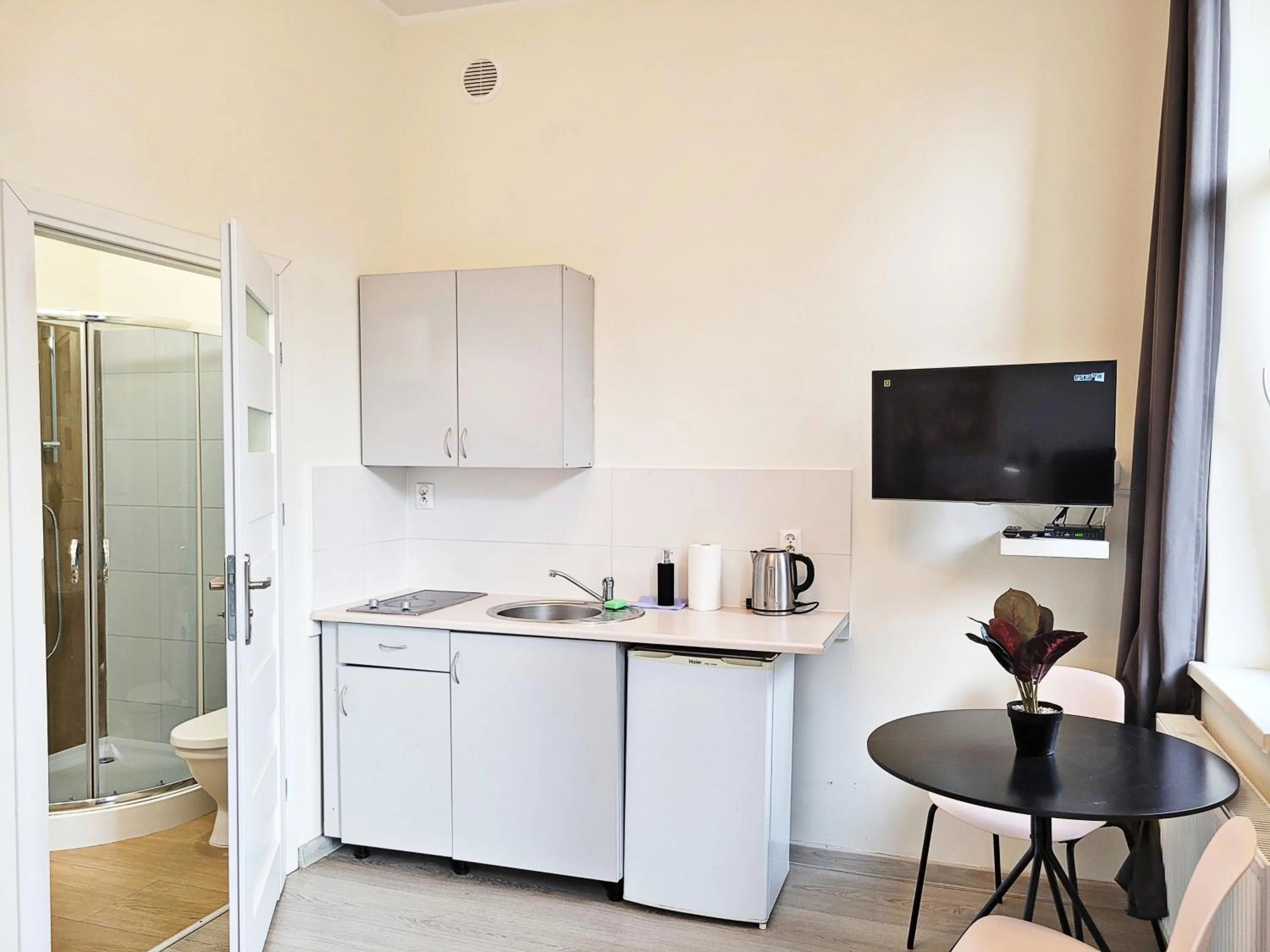 TV and multimedia in DReAM Main Station