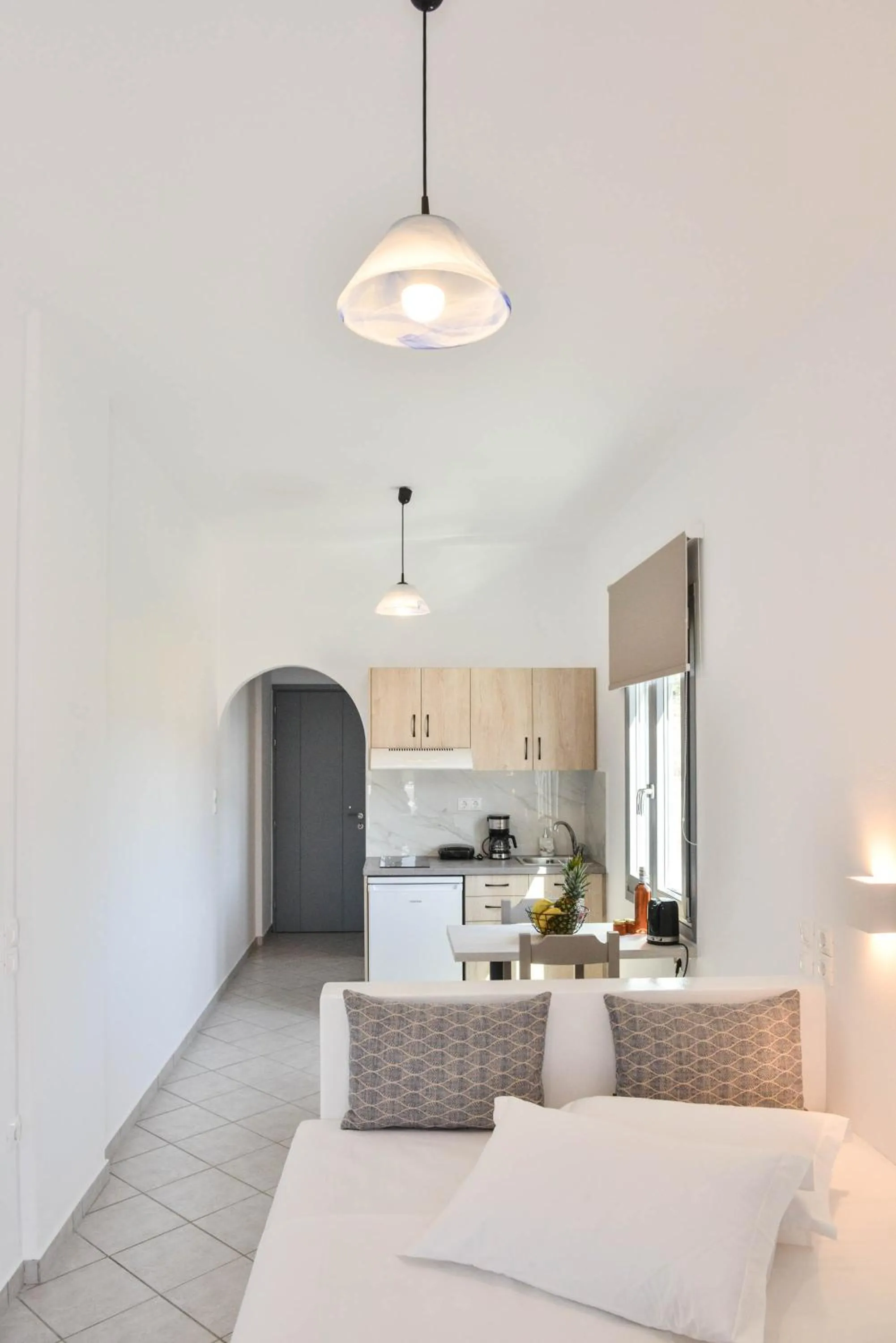 Bed in Paradise Studios