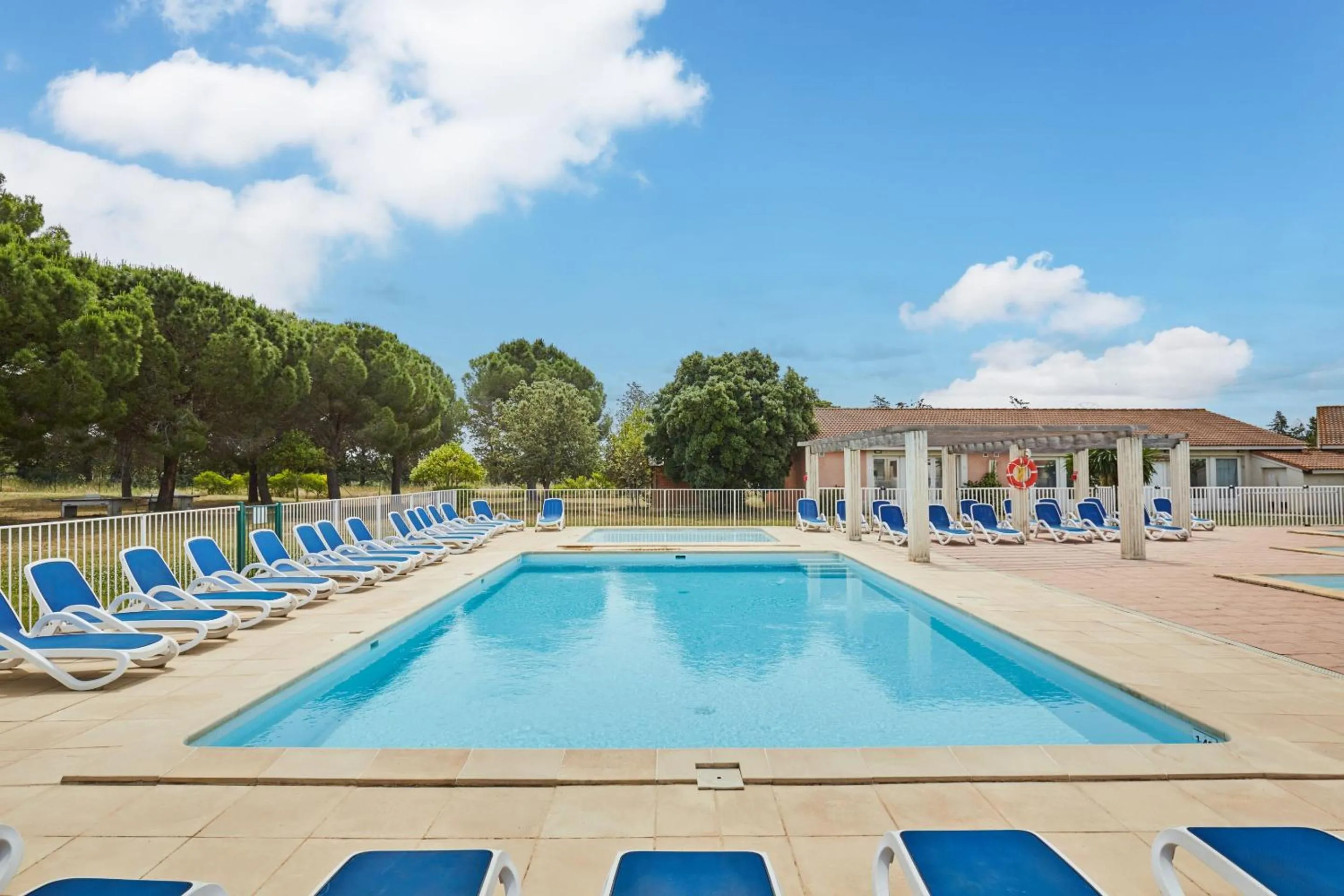 Swimming pool in Résidence Odalys Côté Canal