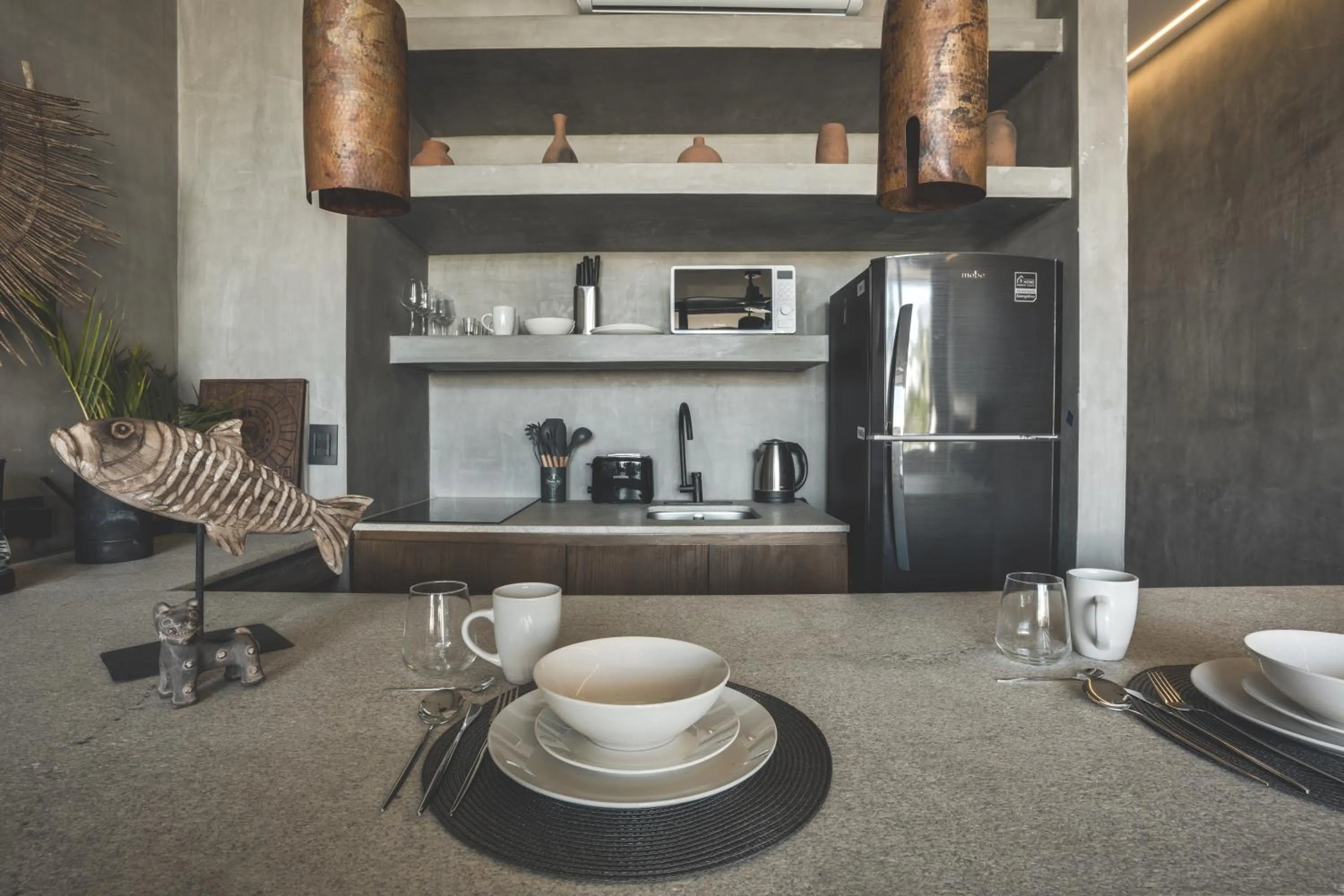 Dining area in Urbano by Sundara