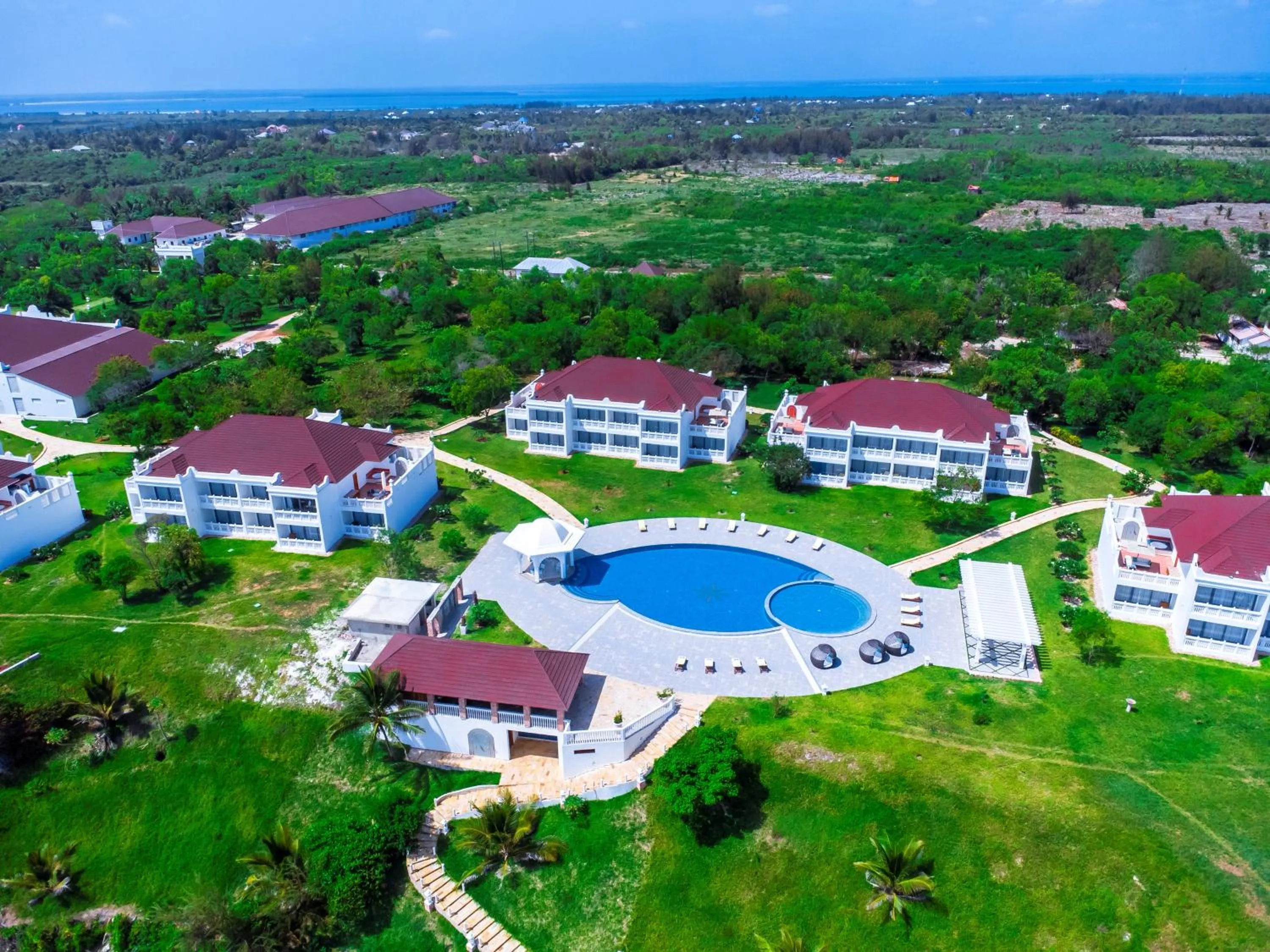 Swimming pool in Shukran Palace