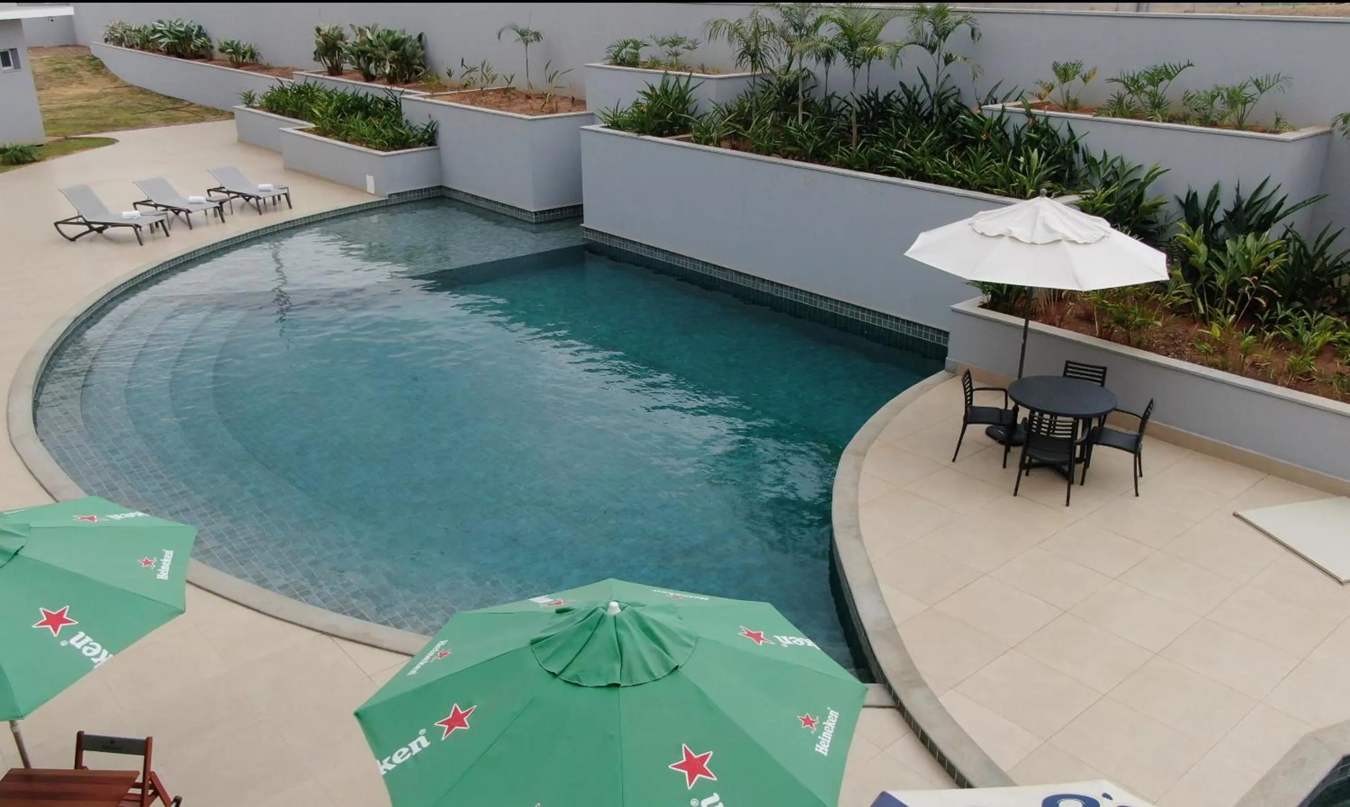 Swimming pool in Comfort Hotel Serra da Canastra