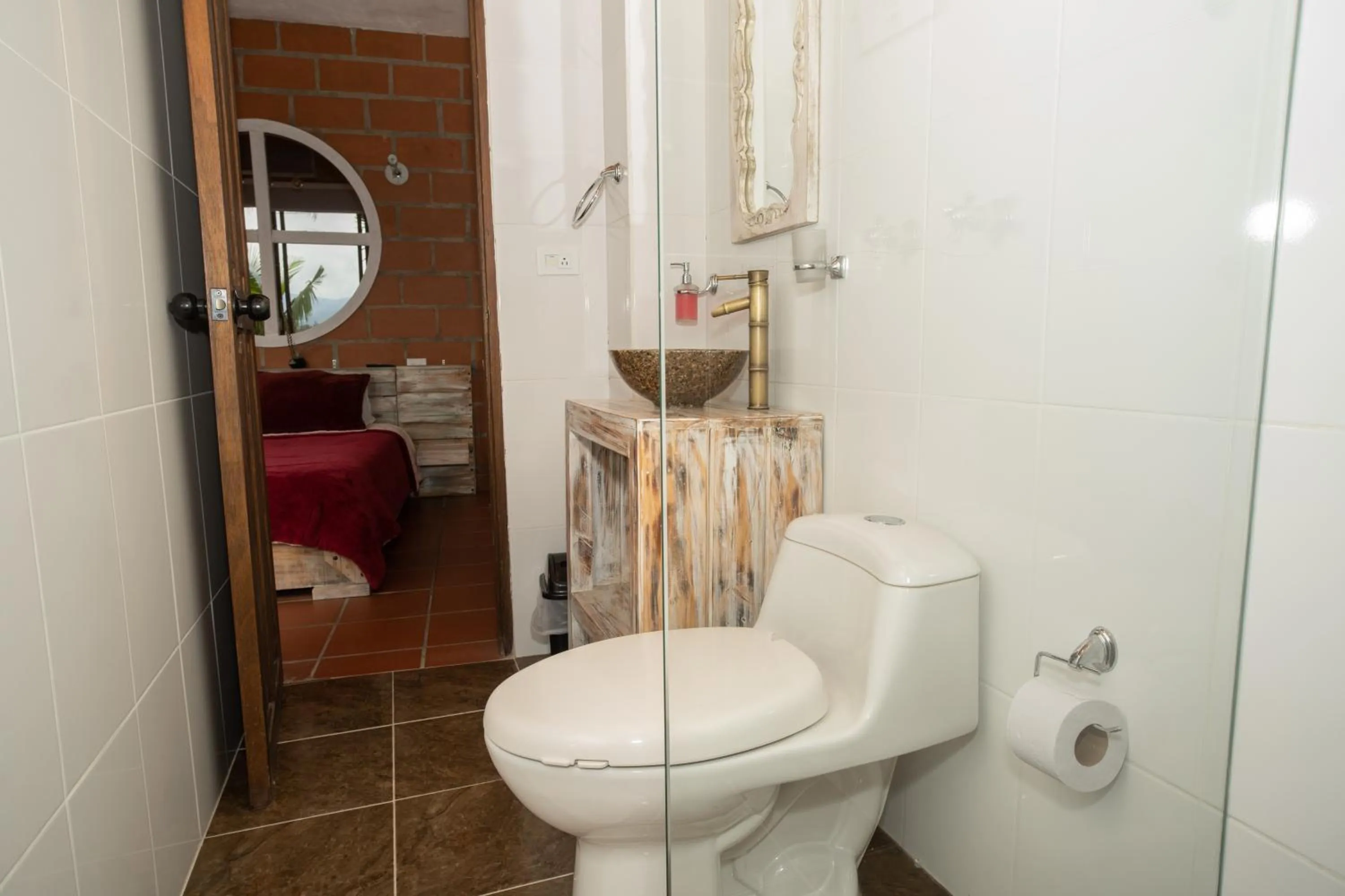 Toilet in Hotel Spa Bliss Guatape