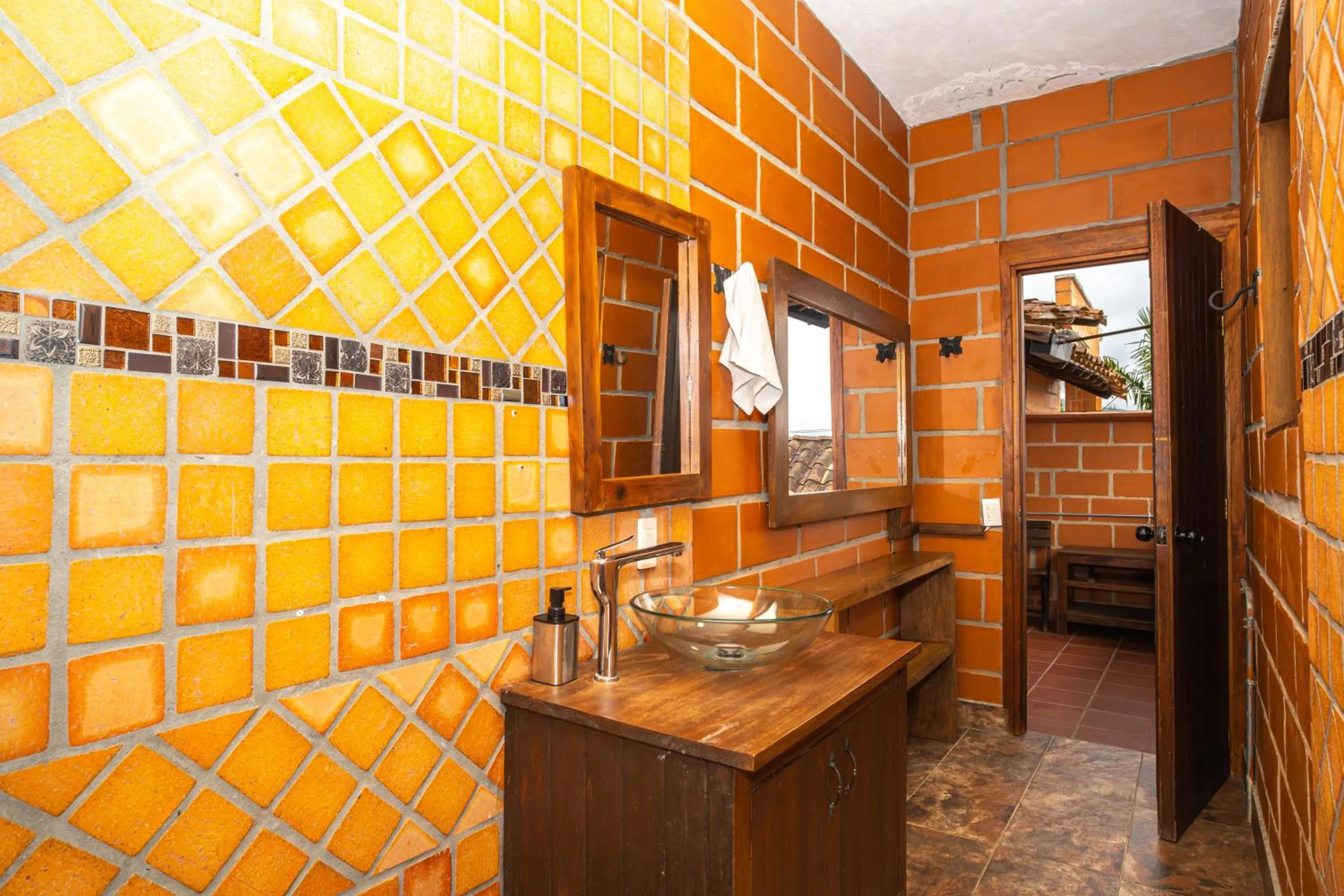 Toilet in Hotel Spa Bliss Guatape