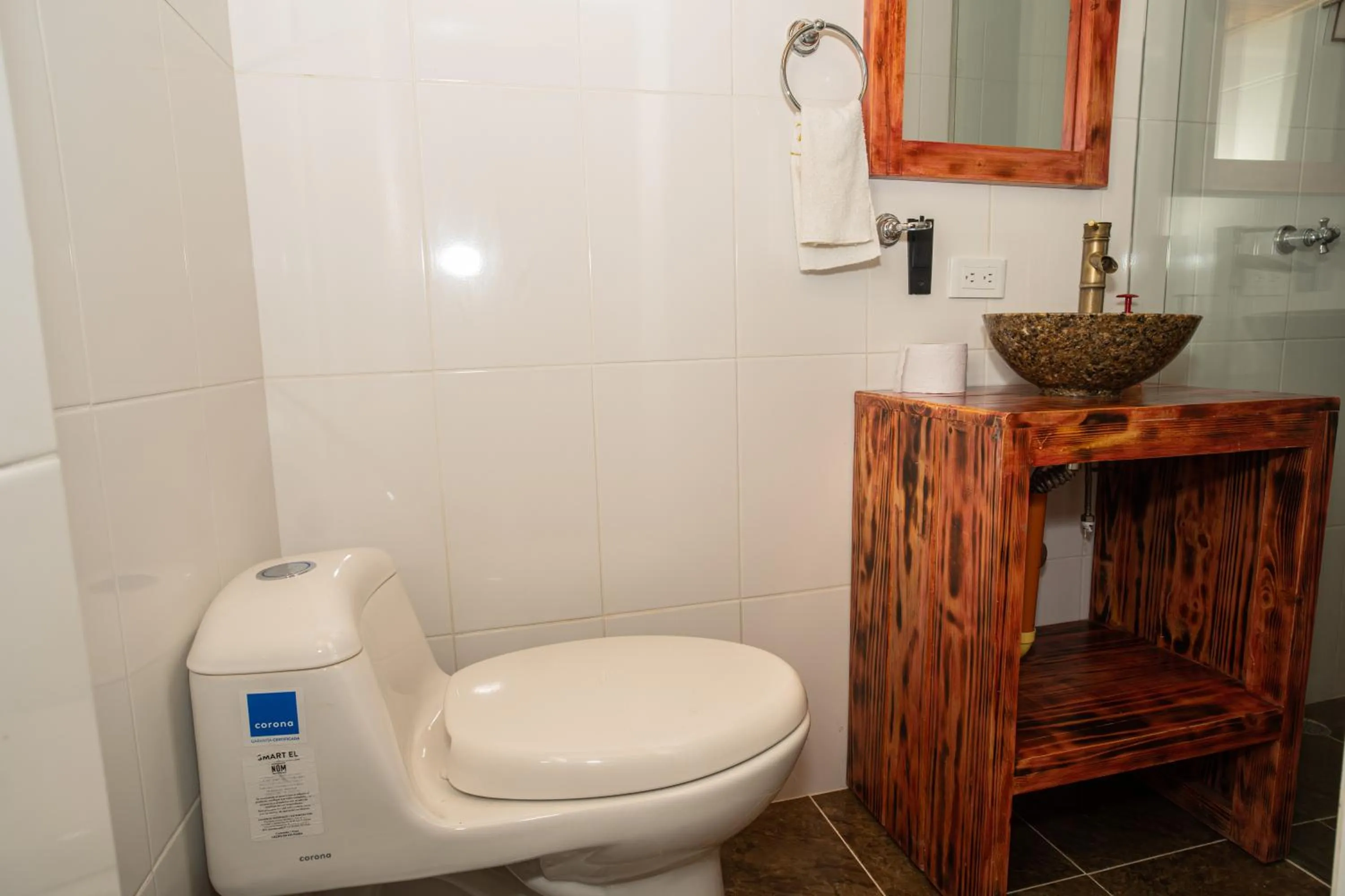 Toilet in Hotel Spa Bliss Guatape