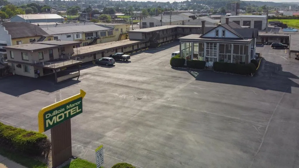 DuBois Manor Motel