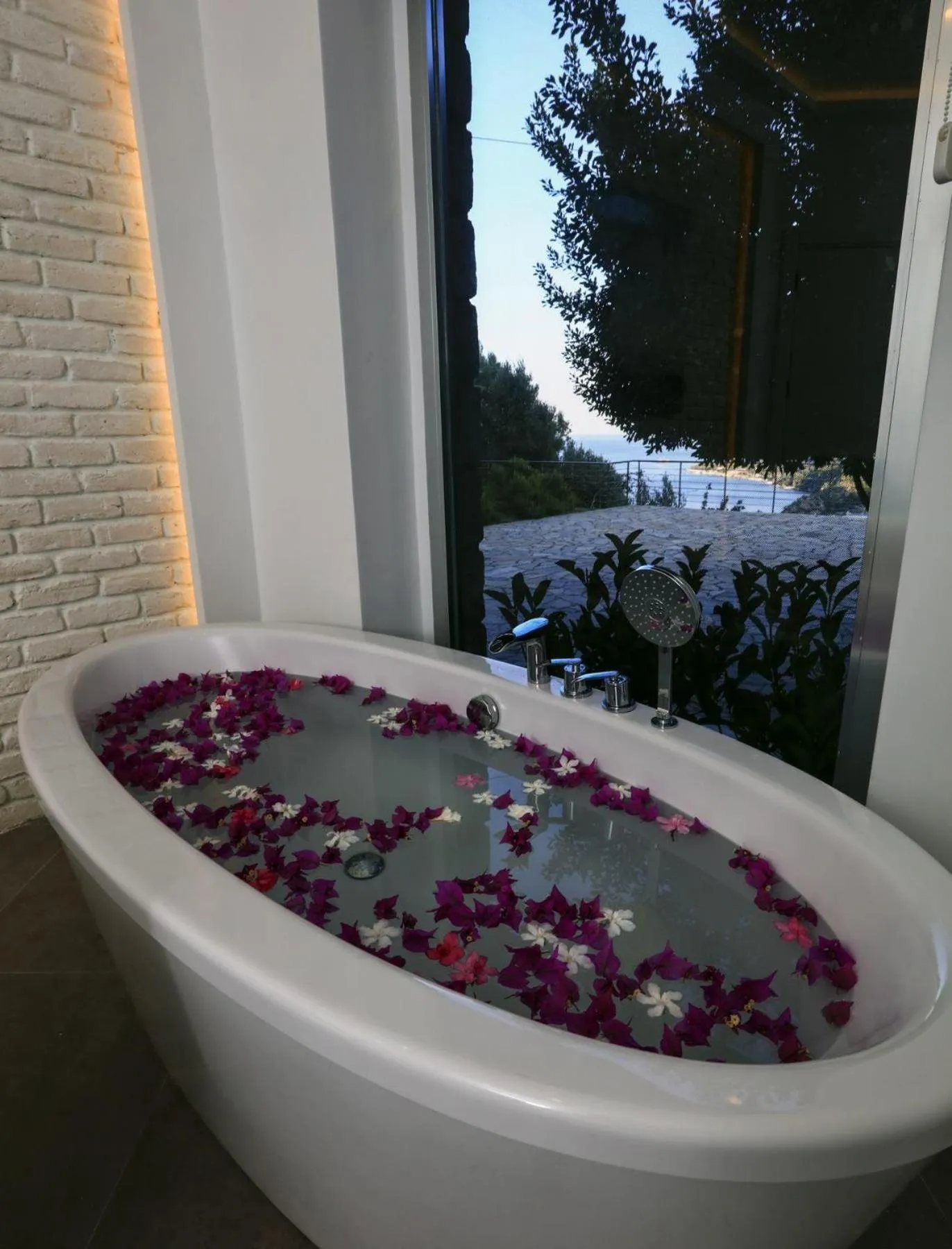 Hot Tub in Loryma Resort Hotel