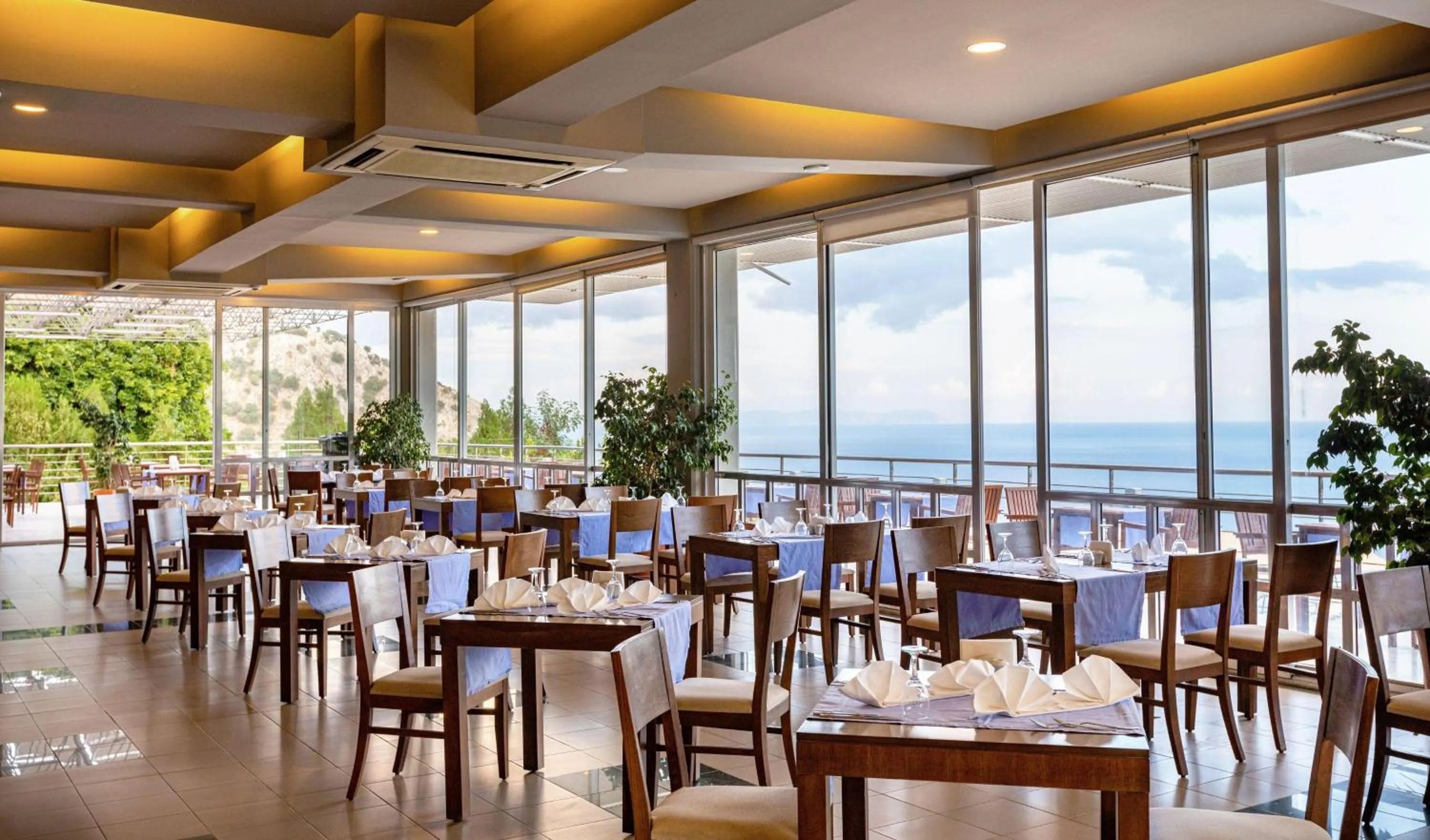 Restaurant/places to eat in Loryma Resort Hotel